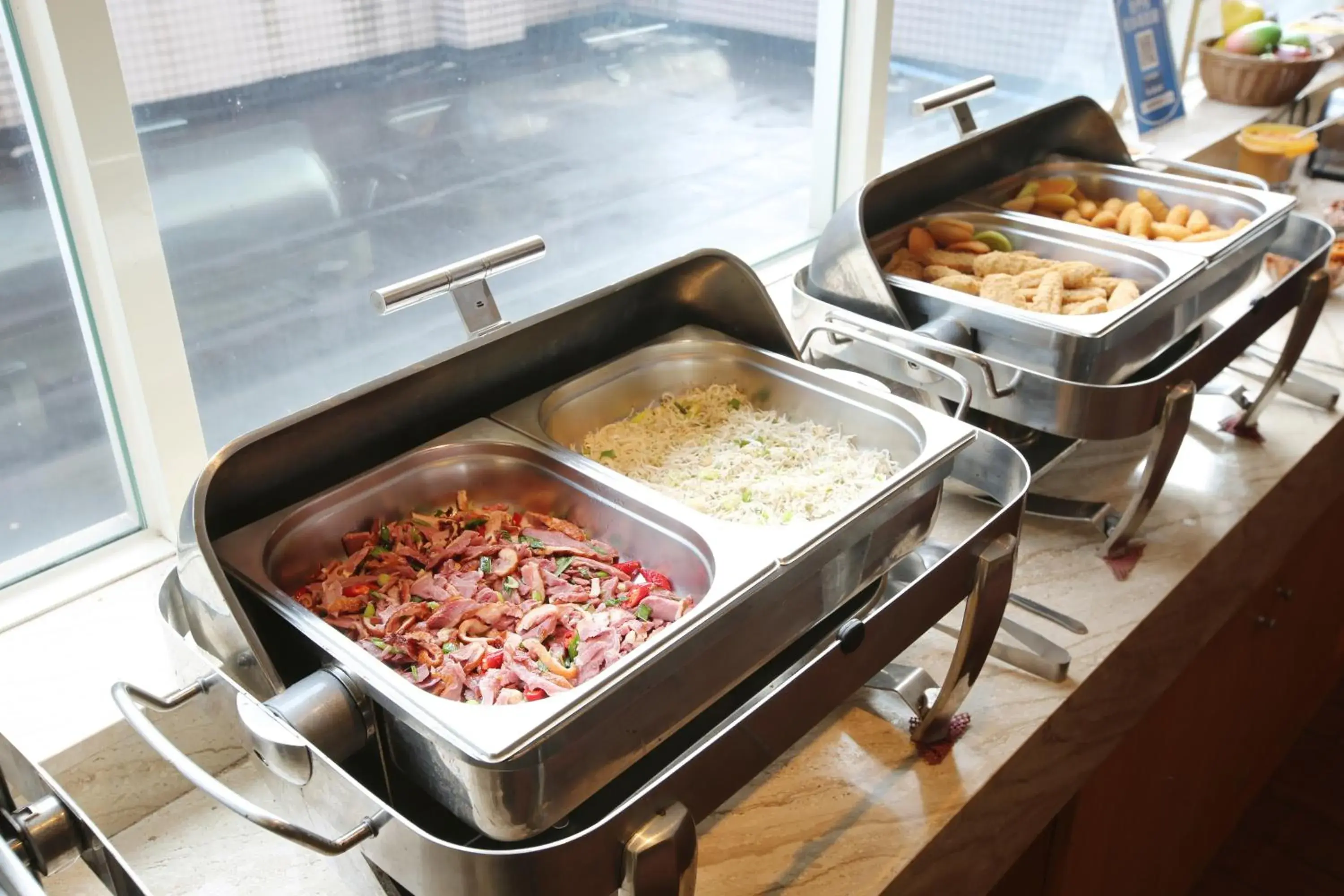 Buffet breakfast in Jin Hua Hotel 鄰近羅東車站 Buffet breakfast in Jin Hua Hotel 鄰近羅東車站