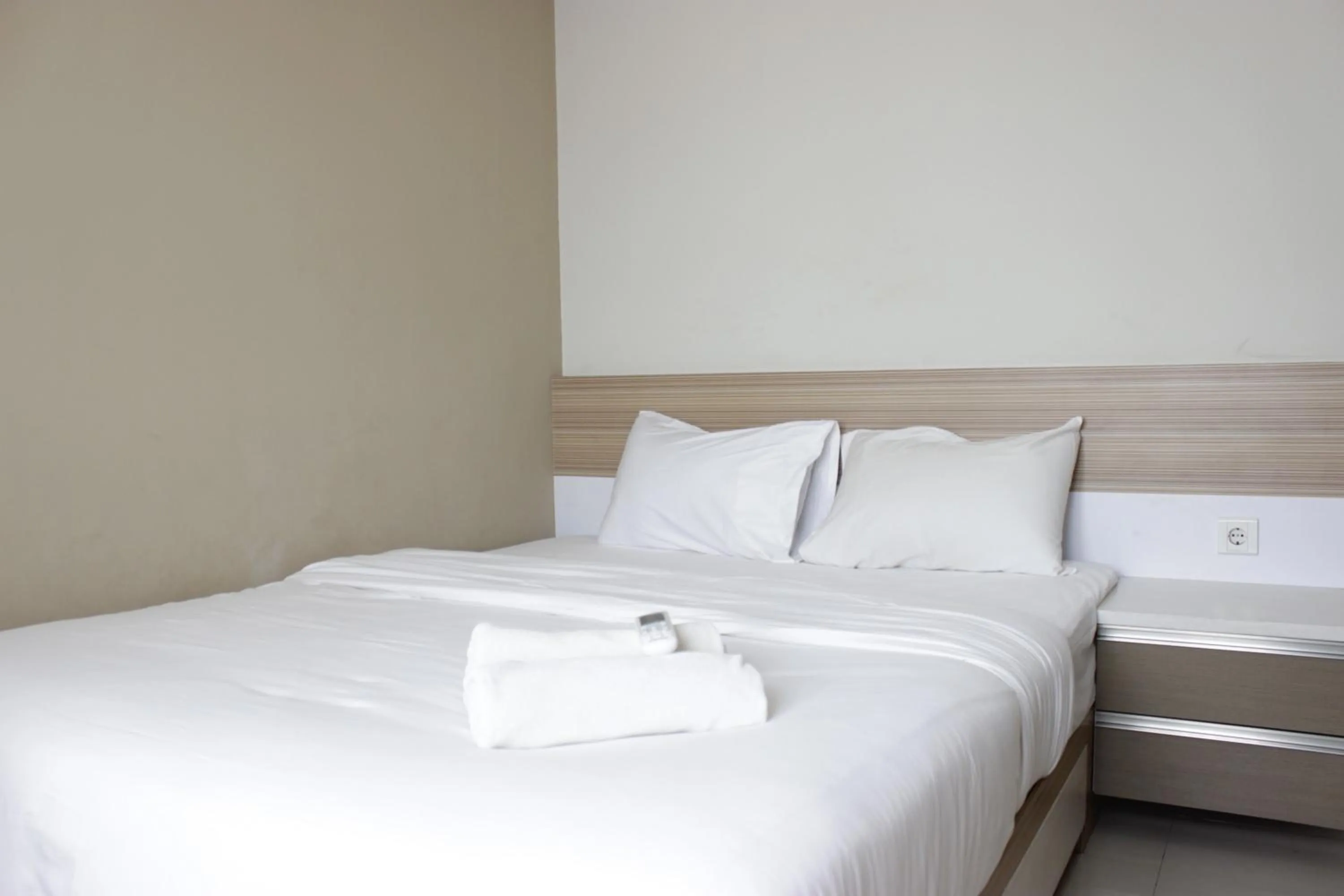 Bed in Spacious 2BR Apartment Gateway Pasteur near Exit Toll 23 By Travelio