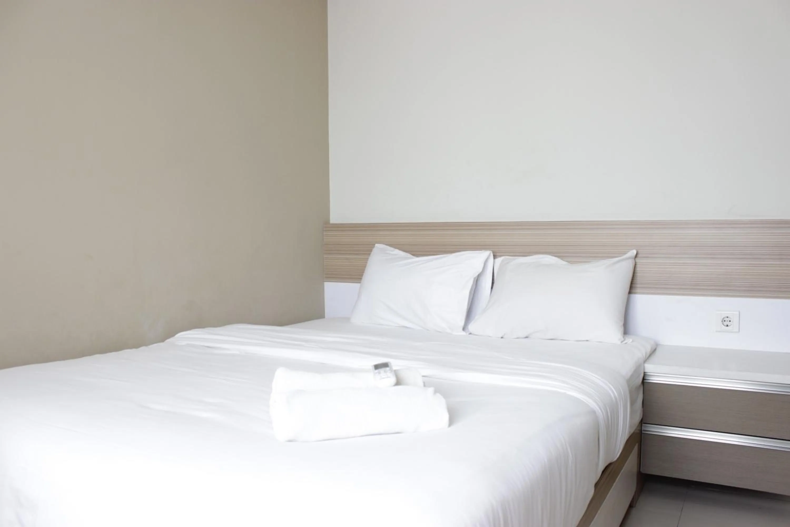 Bed in Spacious 2BR Apartment Gateway Pasteur near Exit Toll 23 By Travelio