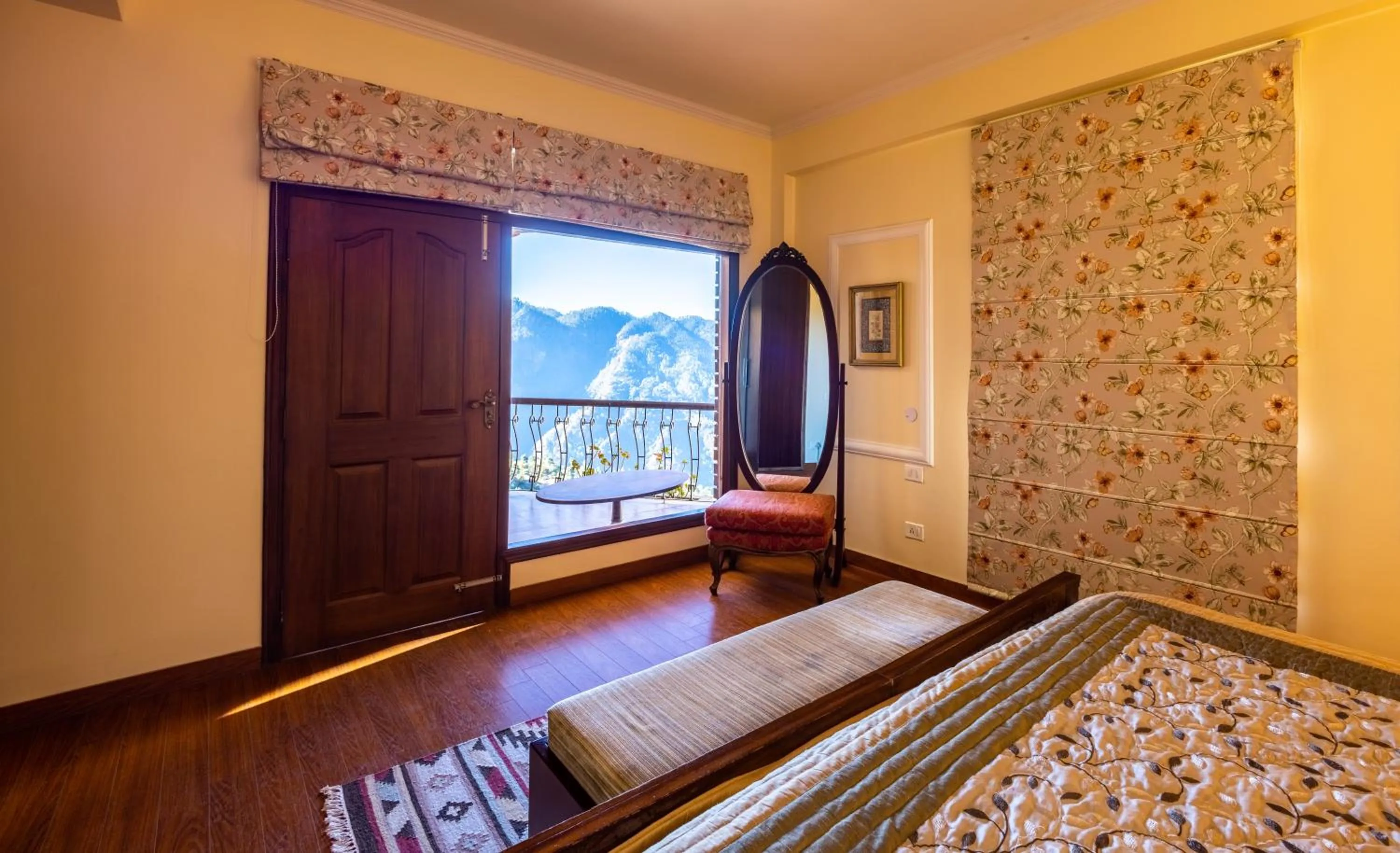 Photo of the whole room, Bed in The Manor Luxury Apartments, Shimla