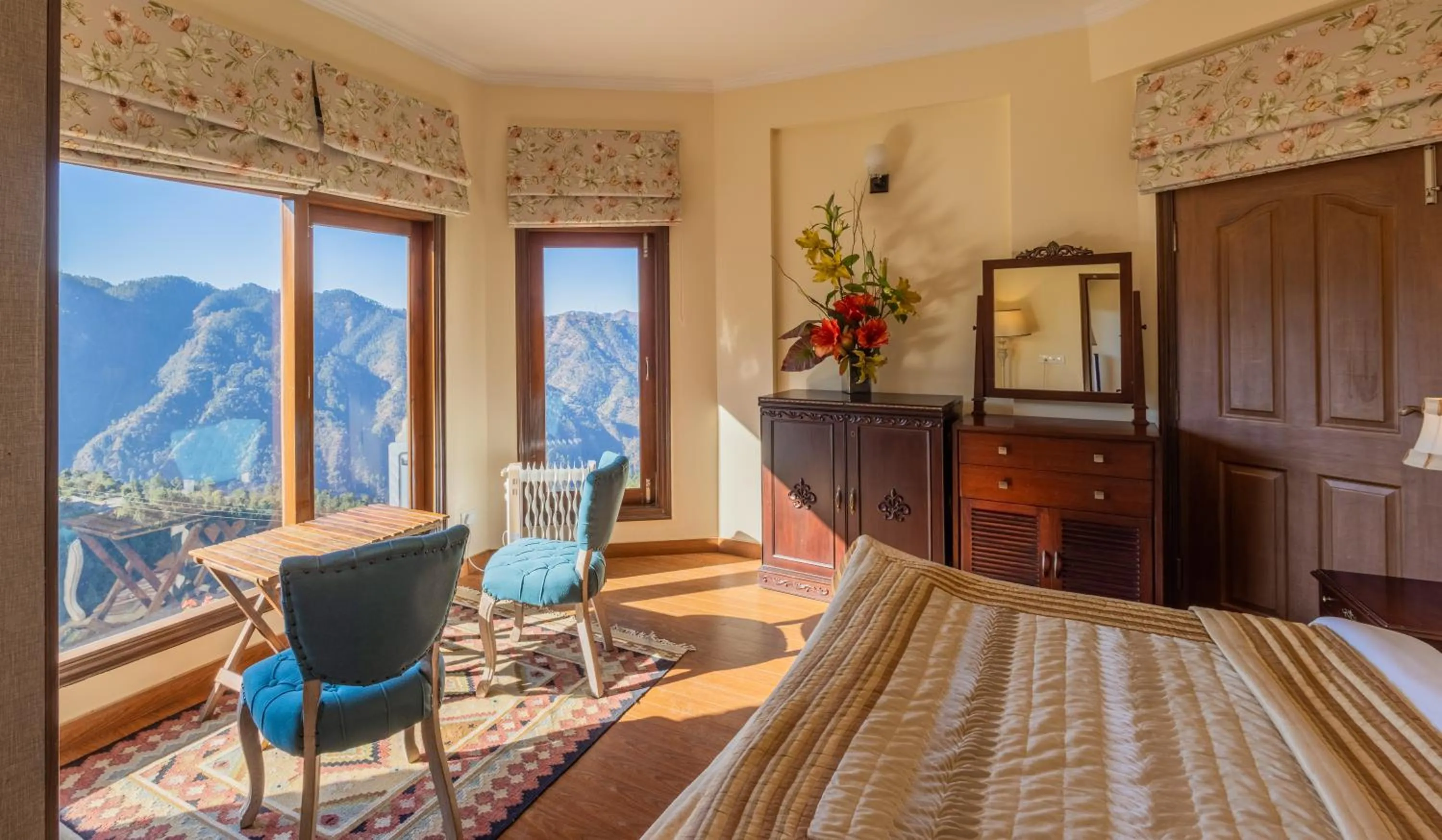 TV and multimedia in The Manor Luxury Apartments, Shimla