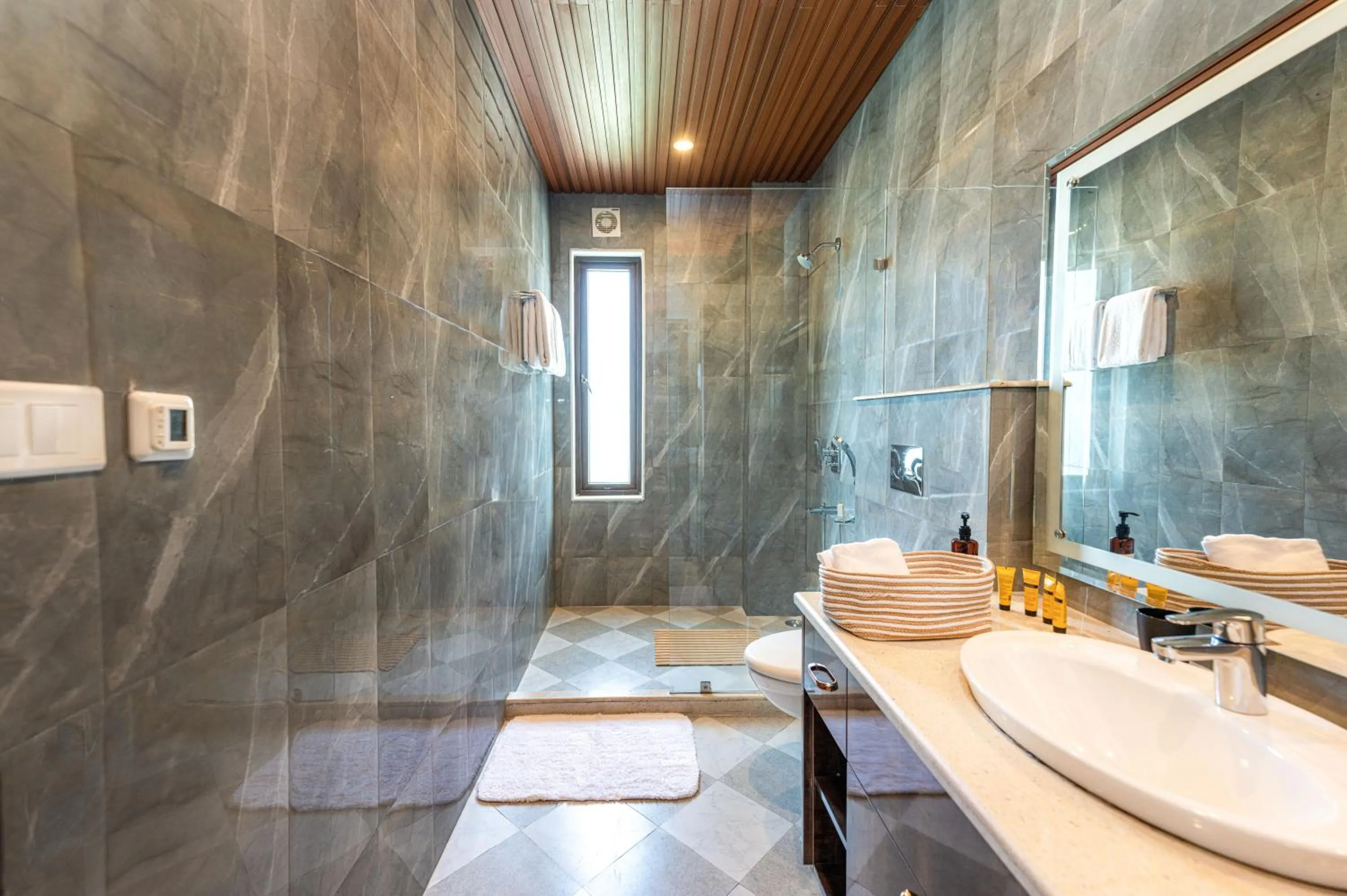 Bathroom in The Manor Luxury Apartments, Shimla