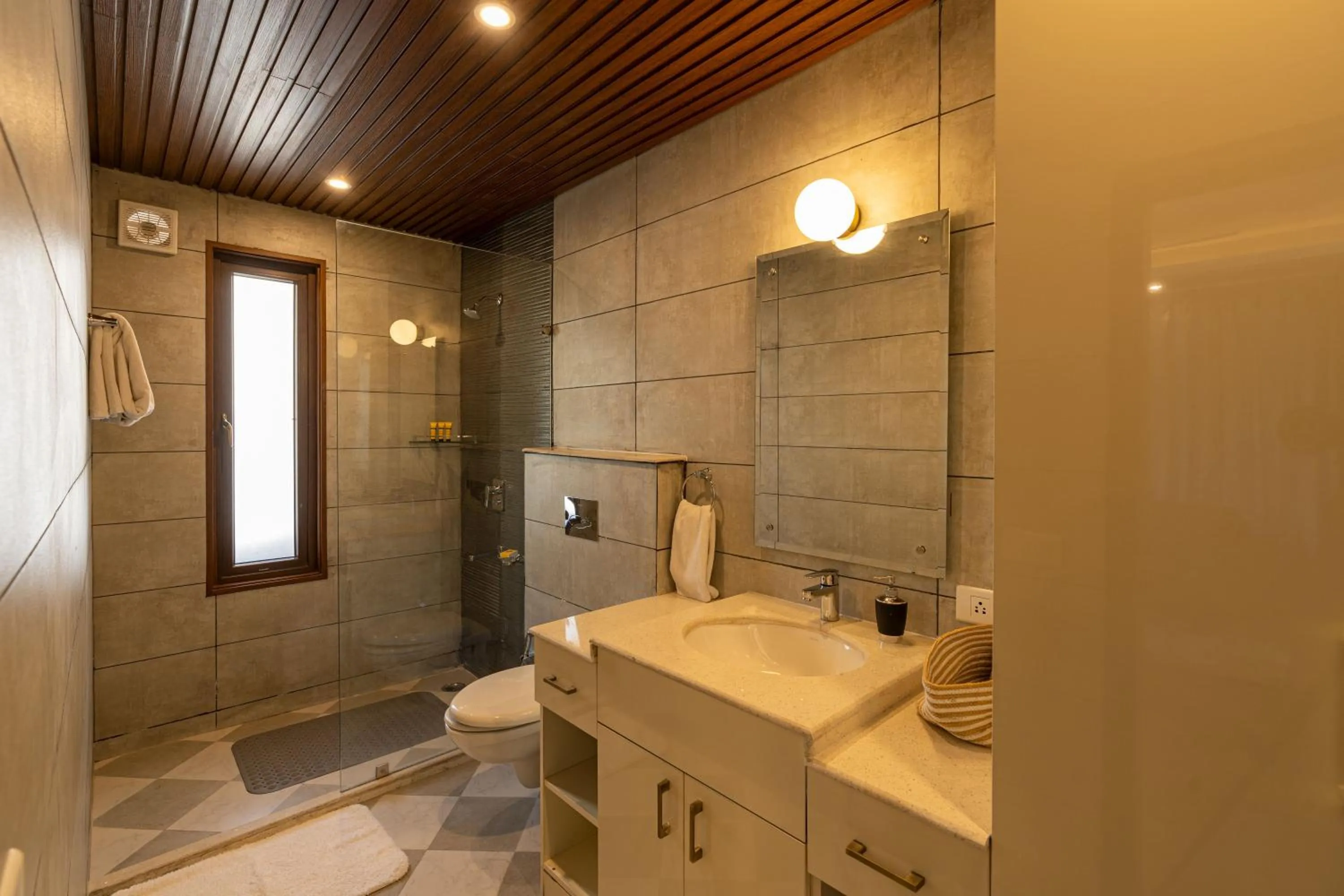 Bathroom in The Manor Luxury Apartments, Shimla