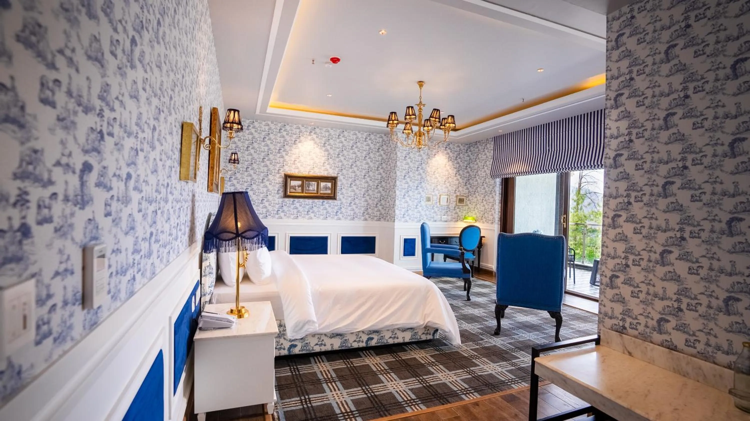 Bed in The Manor Luxury Apartments, Shimla