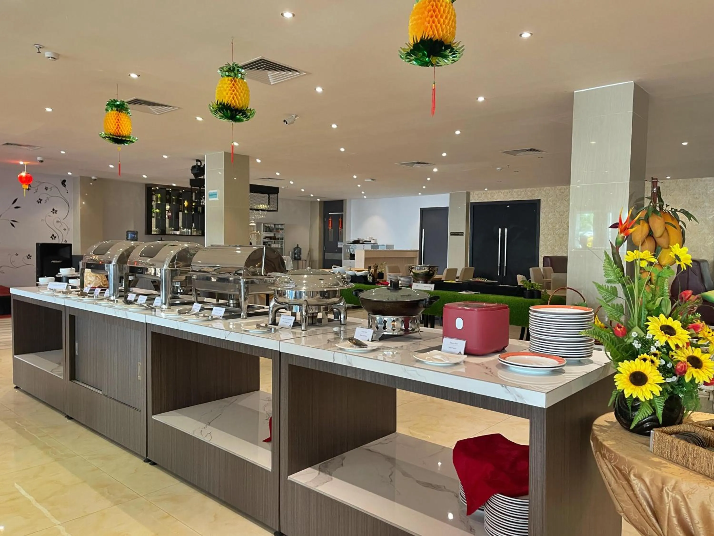 Restaurant/places to eat in Grand Sydney Hotel