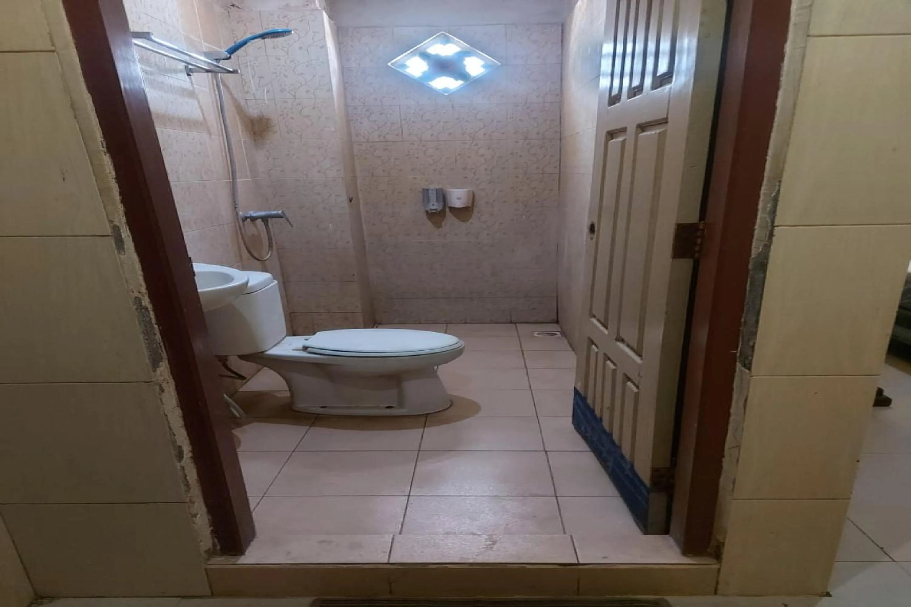 Hotel Mulia Kendari Mitra RedDoorz