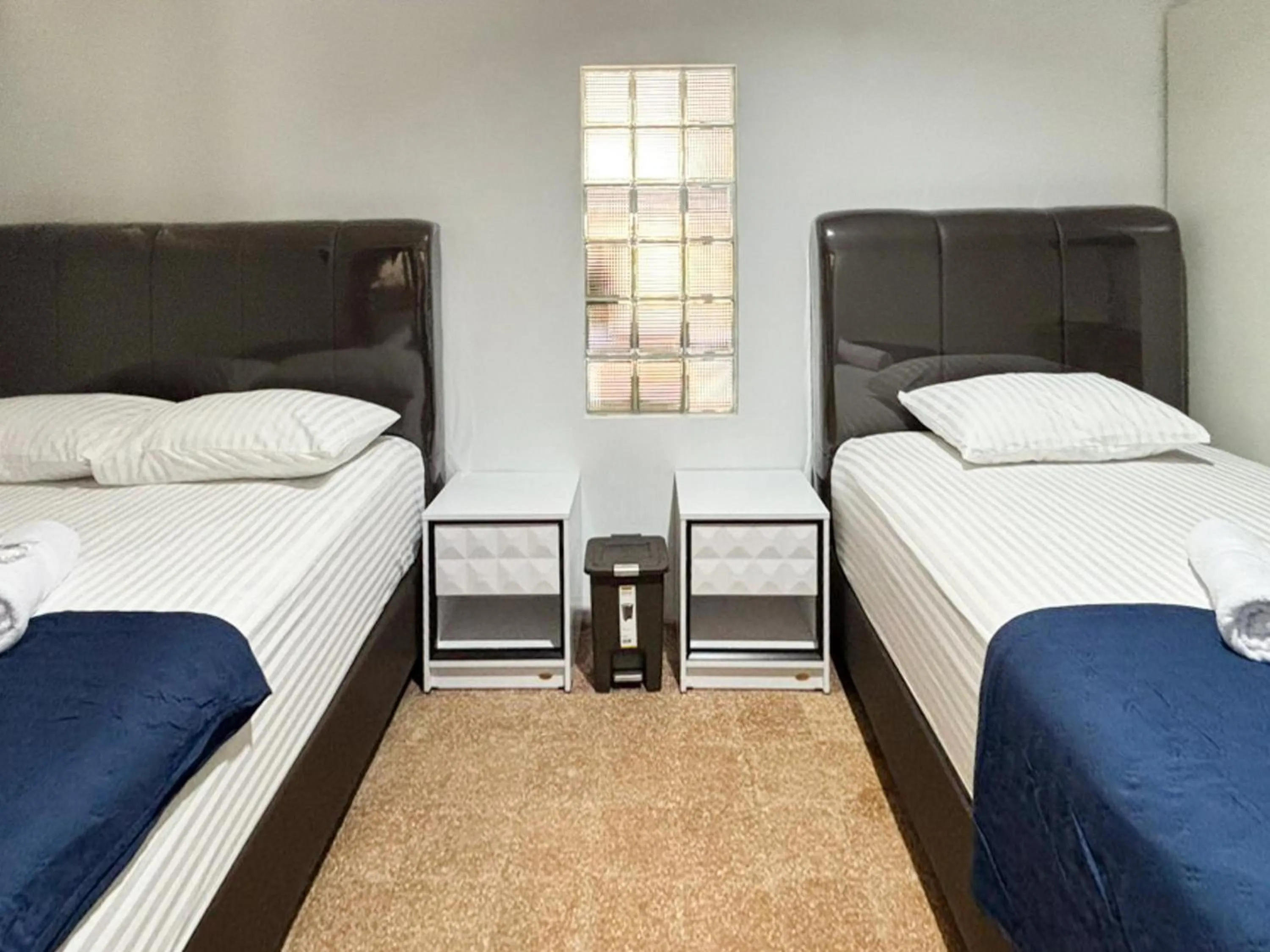 Bedroom, Bed in Tini's Guest House Malang Mitra RedDoorz