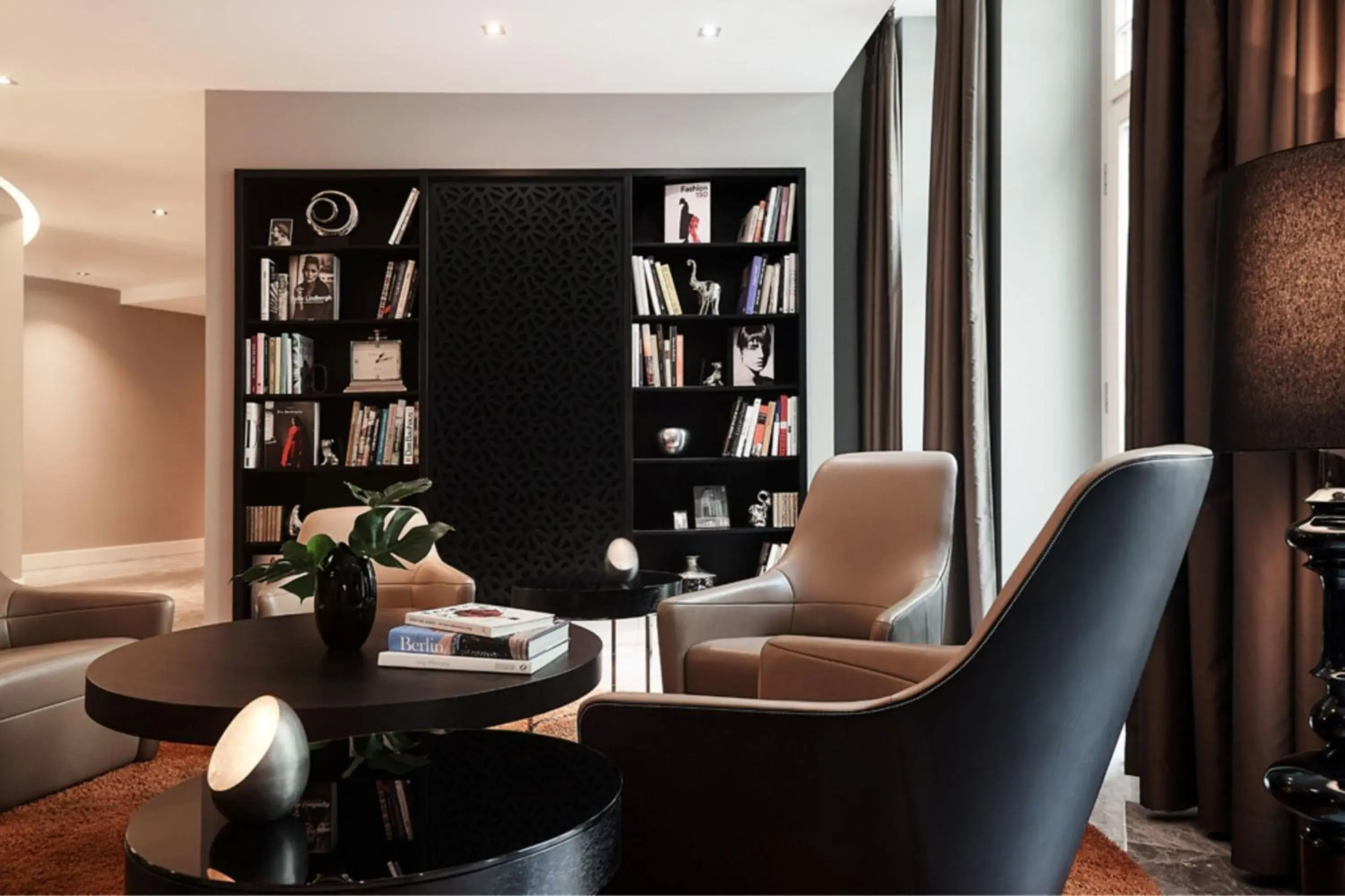 Lobby or reception in Roomers Berlin Steinplatz, Autograph Collection Lobby or reception in Roomers Berlin Steinplatz, Autograph Collection