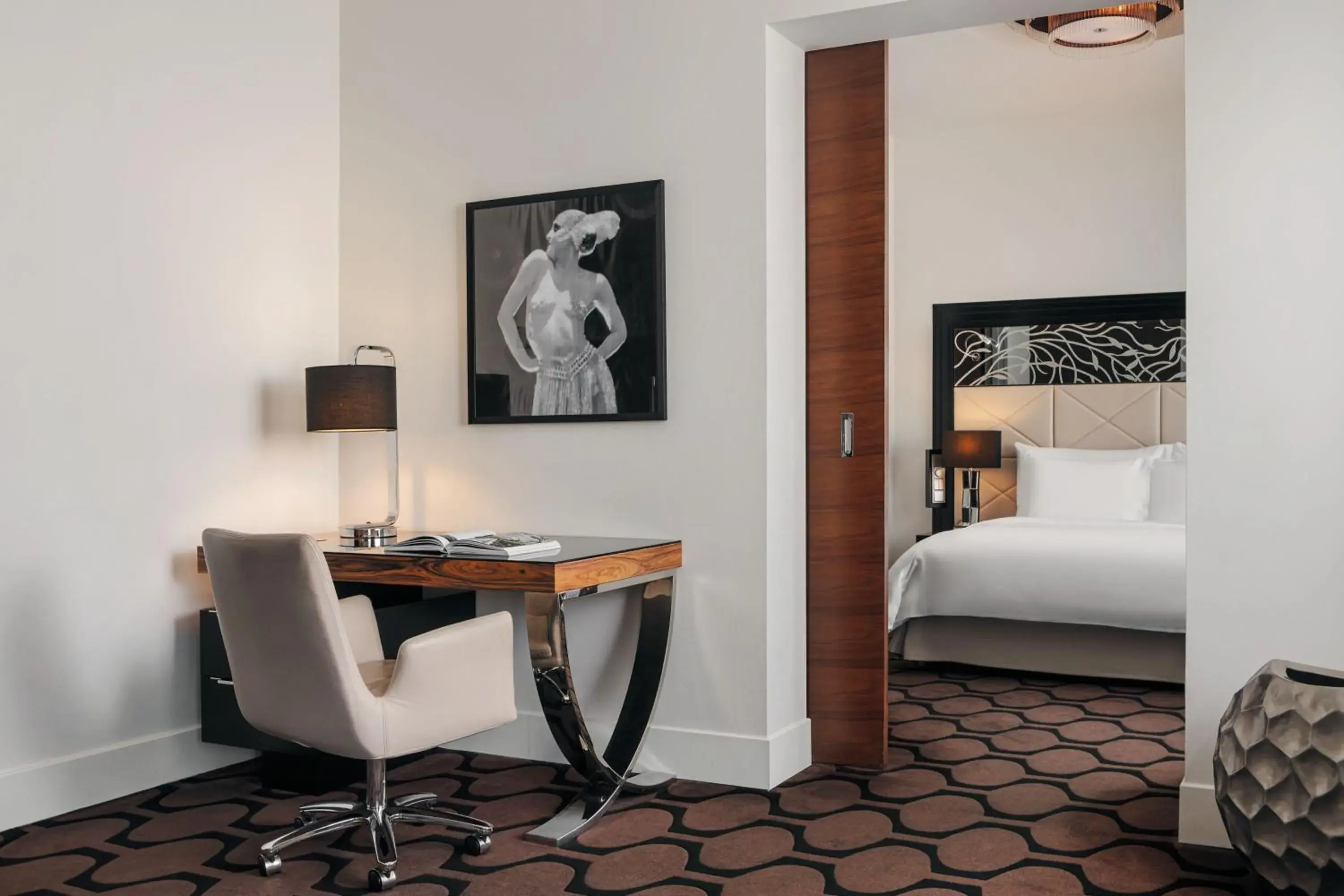 Photo of the whole room, Bed in Roomers Berlin Steinplatz, Autograph Collection Photo of the whole room, Bed in Roomers Berlin Steinplatz, Autograph Collection