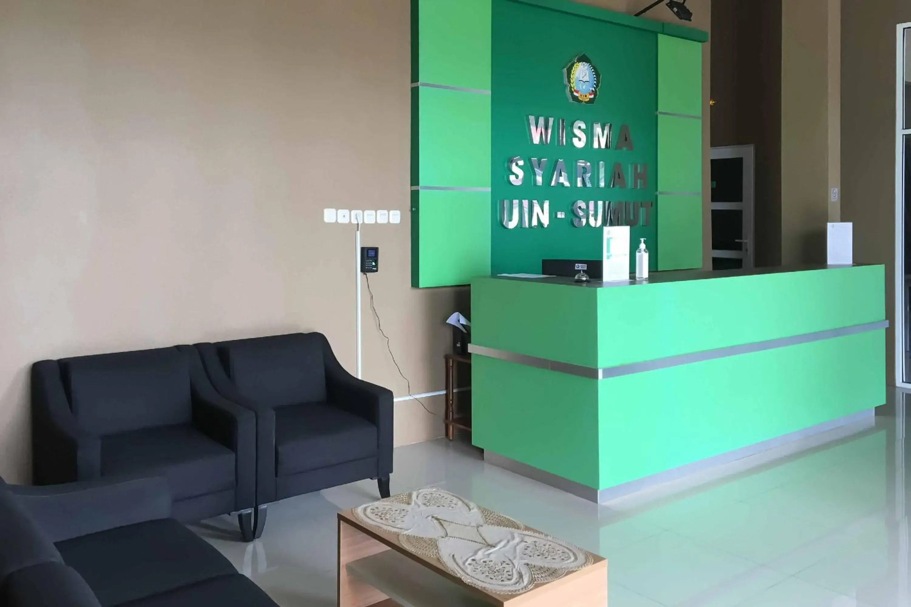 Facade/entrance in Wisma Syariah UINSU Medan Mitra RedDoorz Facade/entrance in Wisma Syariah UINSU Medan Mitra RedDoorz