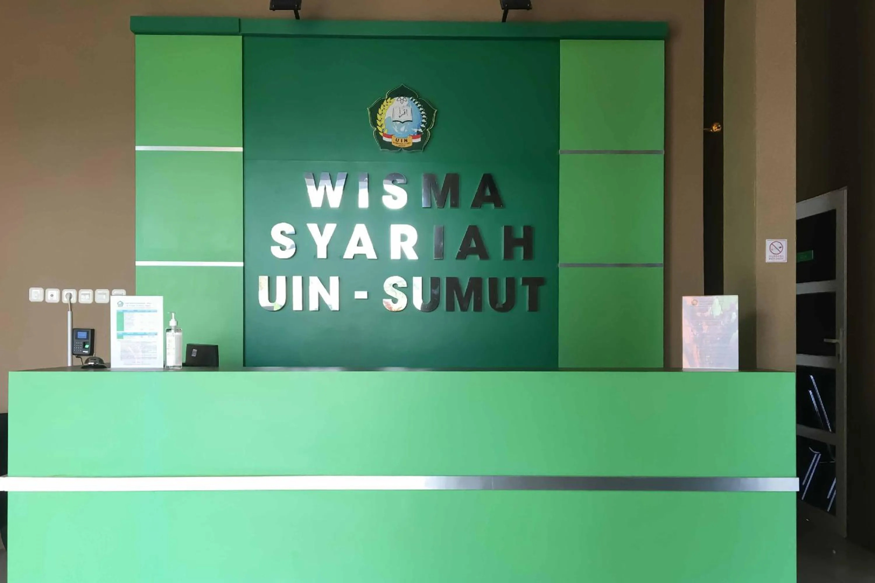Facade/entrance in Wisma Syariah UINSU Medan Mitra RedDoorz