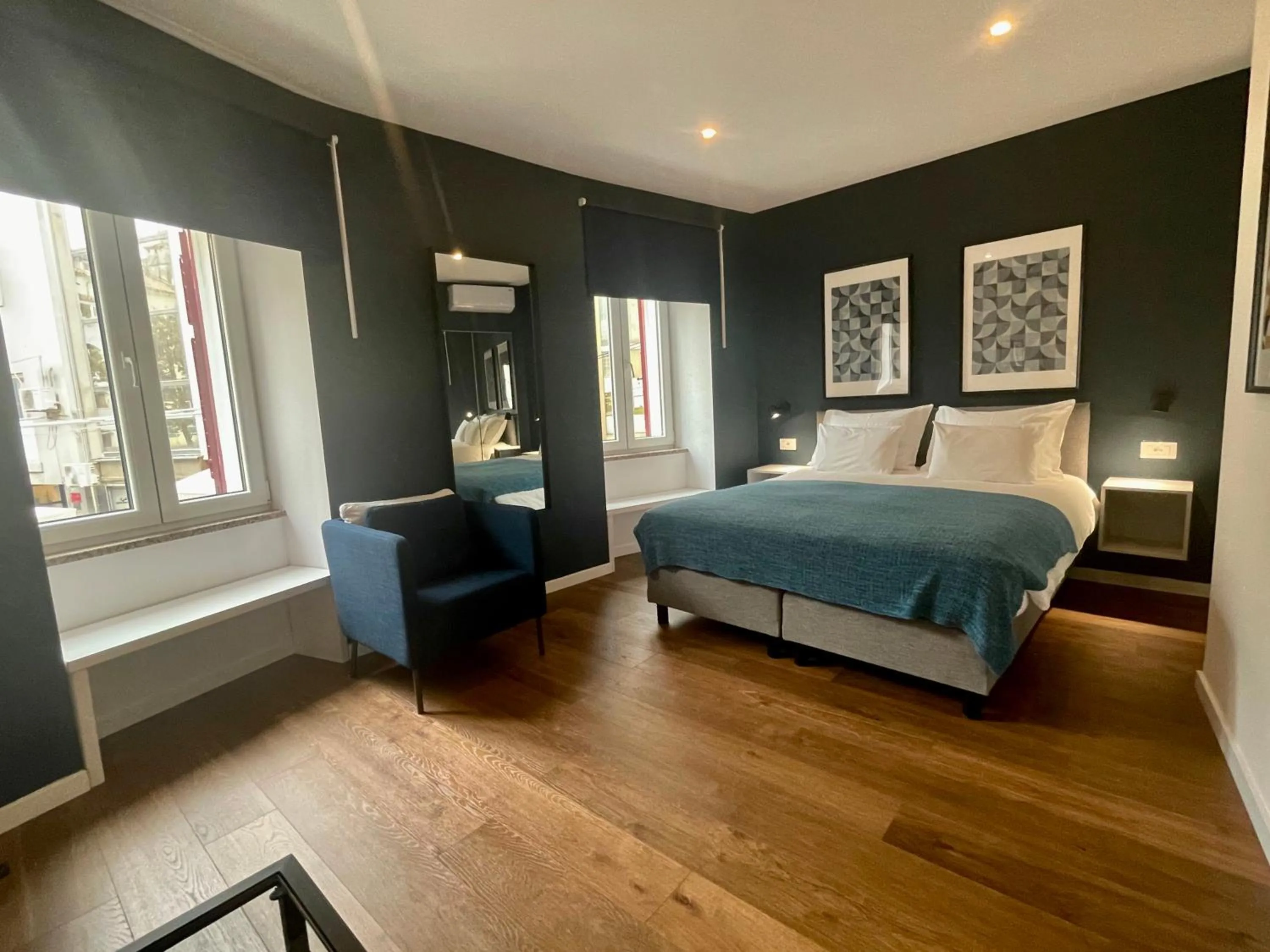 Photo of the whole room, Bed in TRE RE - self check in