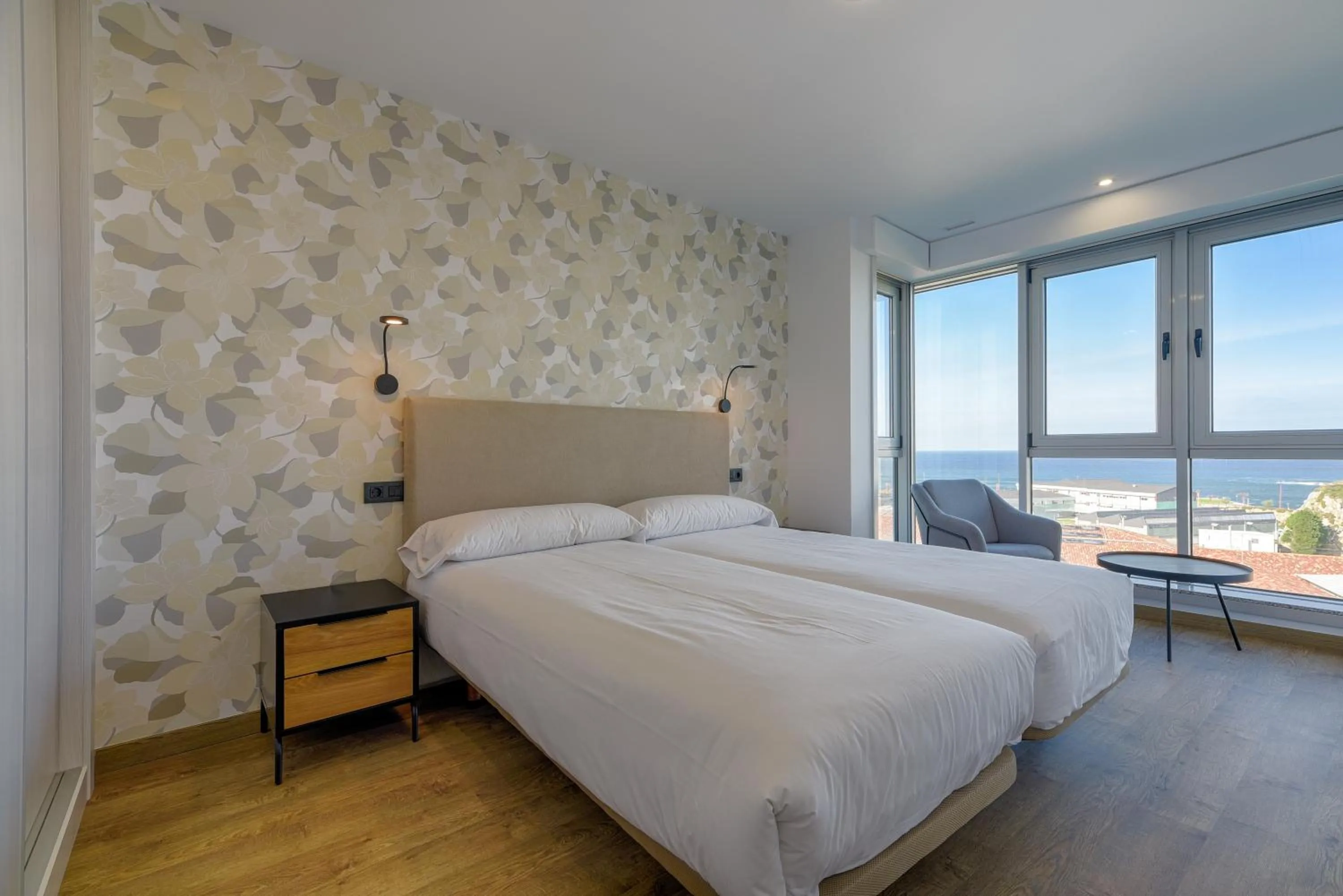 Bed in TH Apartments by Como en Casa