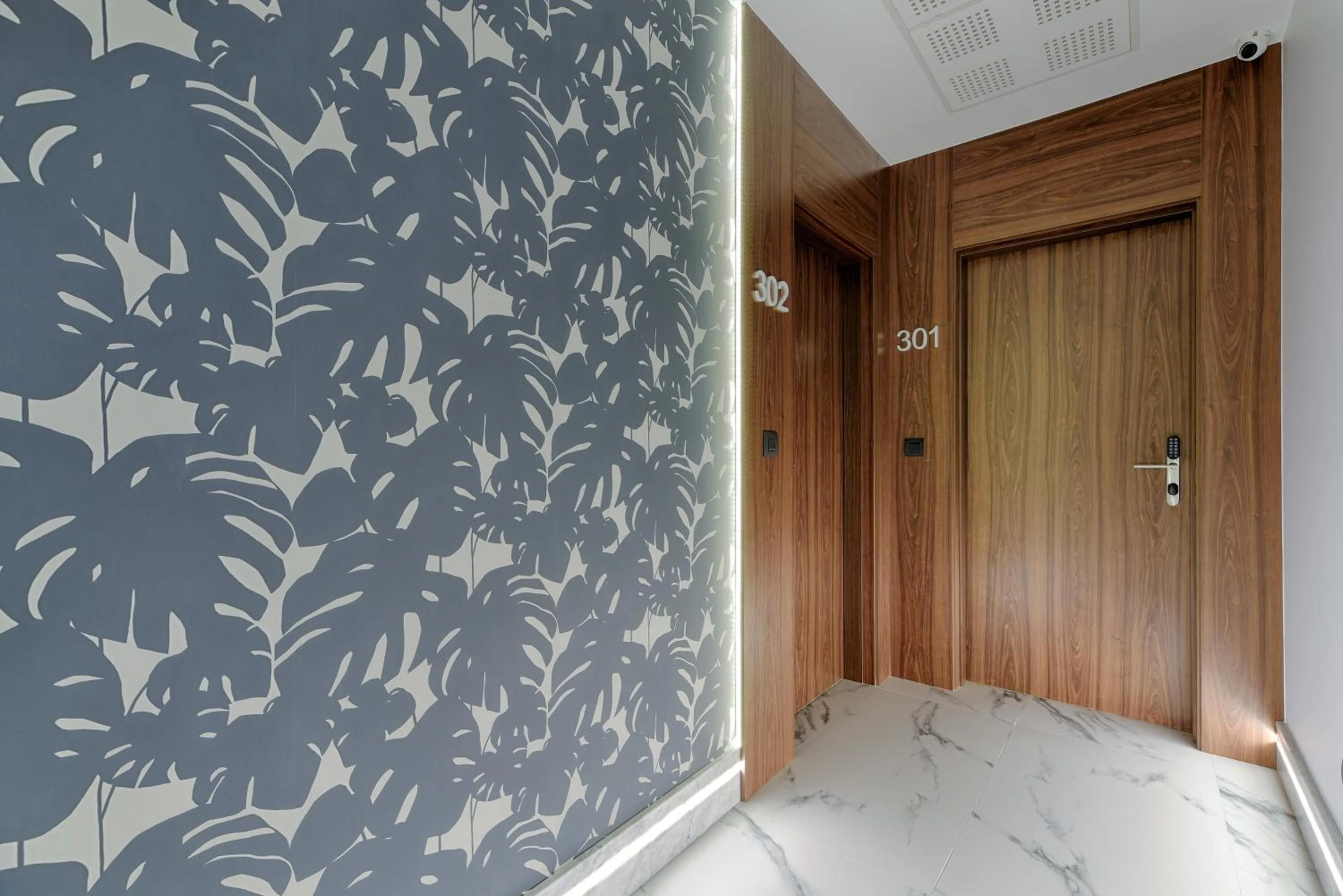 Facade/entrance, Bed in TH Apartments by Como en Casa