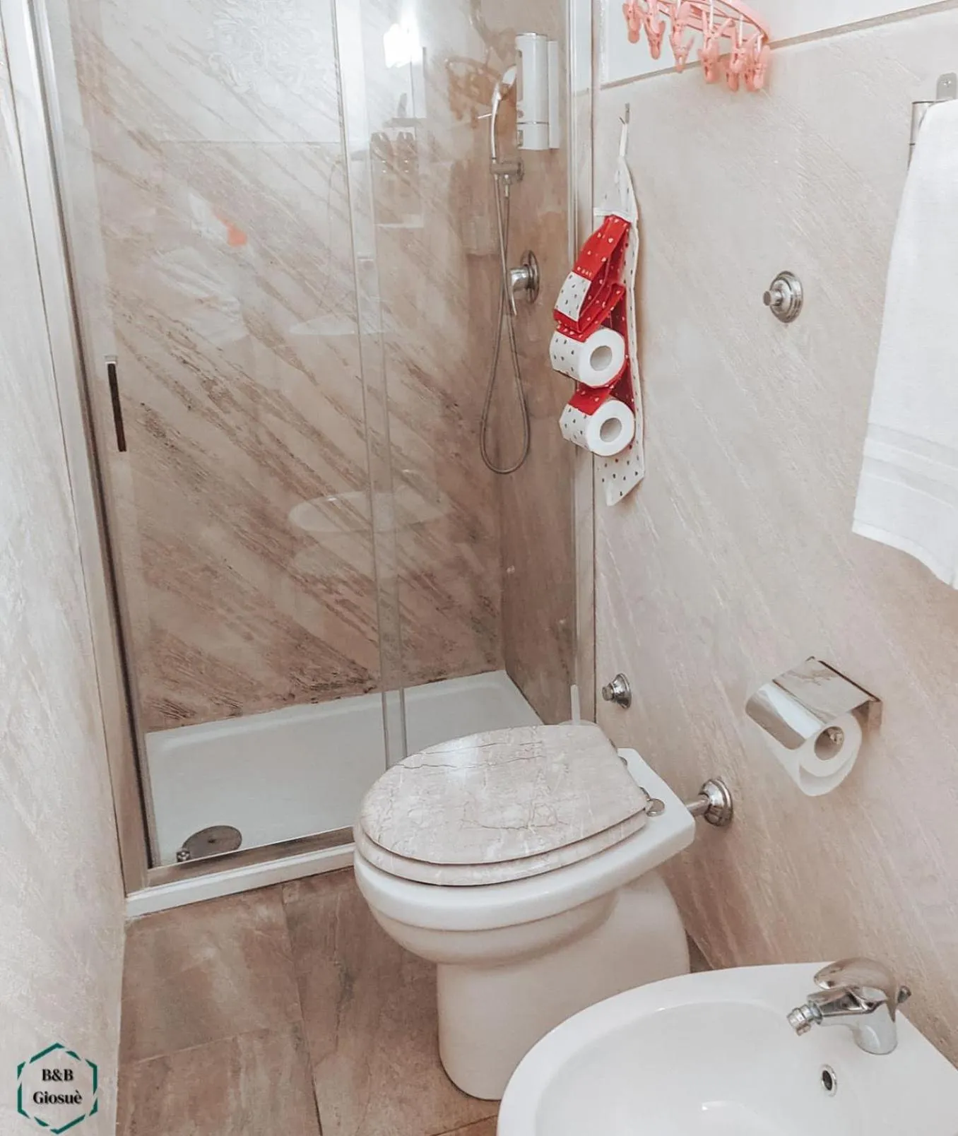 Bathroom in B&B Giosuè