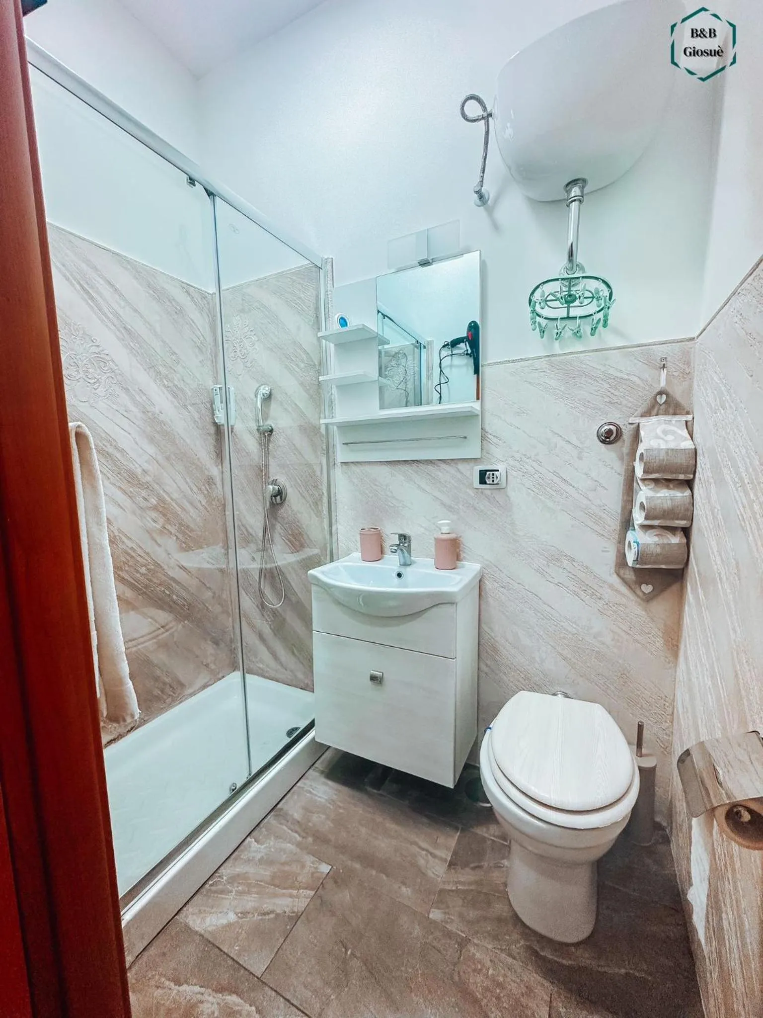 Bathroom in B&B Giosuè