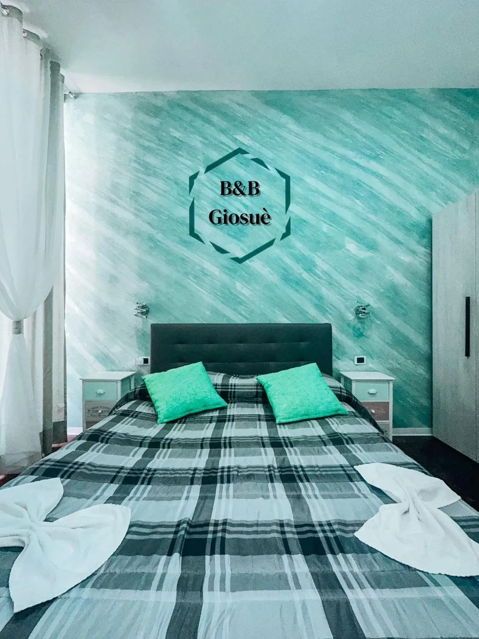 Deluxe Double Room with Balcony in B&B Giosuè Deluxe Double Room with Balcony in B&B Giosuè