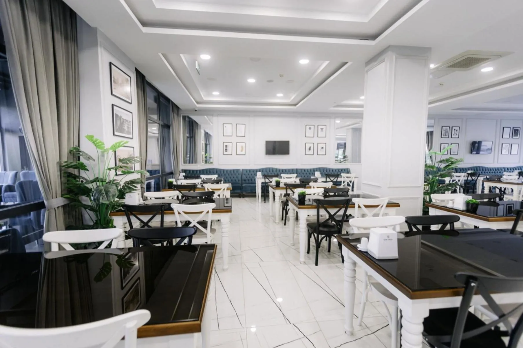 Restaurant/places to eat in Sakarya Hotel