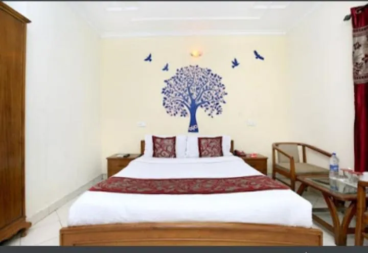 Bed in Hotel Paradise Chandigarh