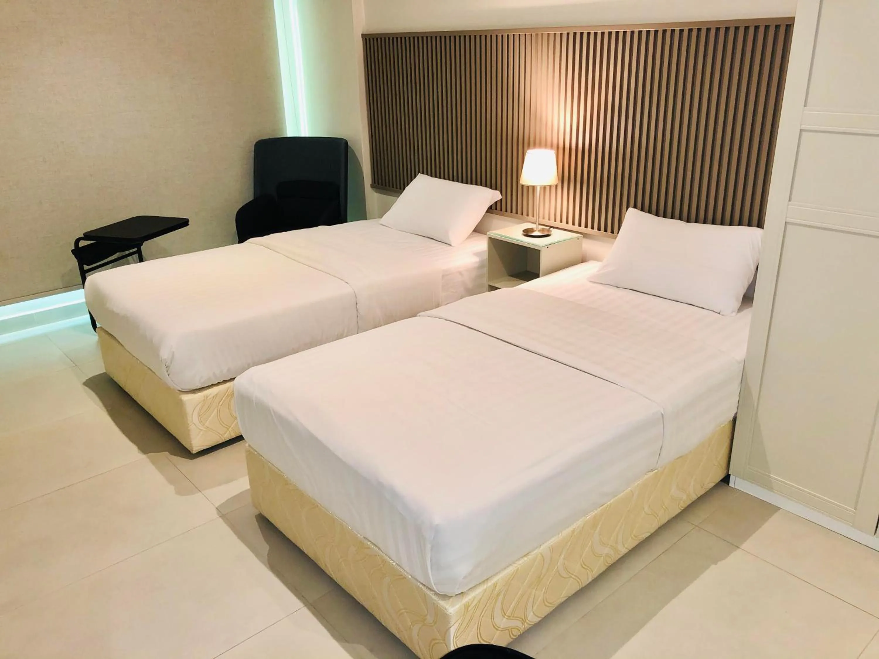 Bedroom, Bed in Times Square Suite Hotel