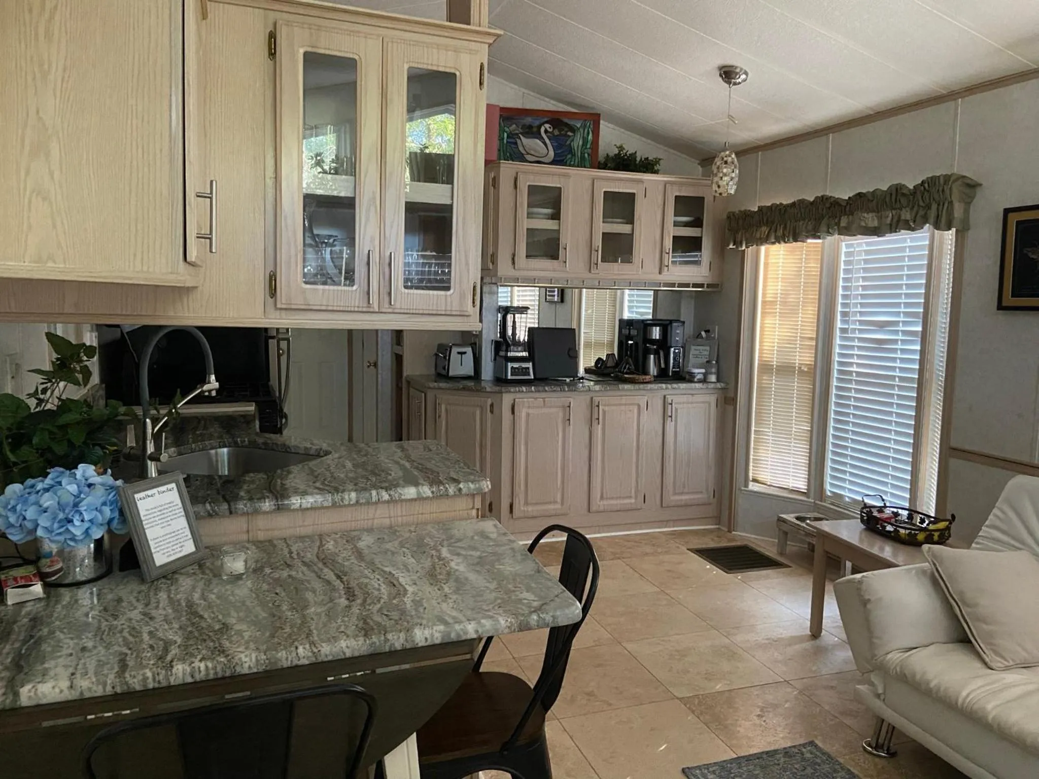 Kitchen or kitchenette in Swan Lake Resort