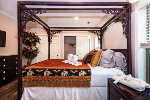 Bed in Swan Lake Resort