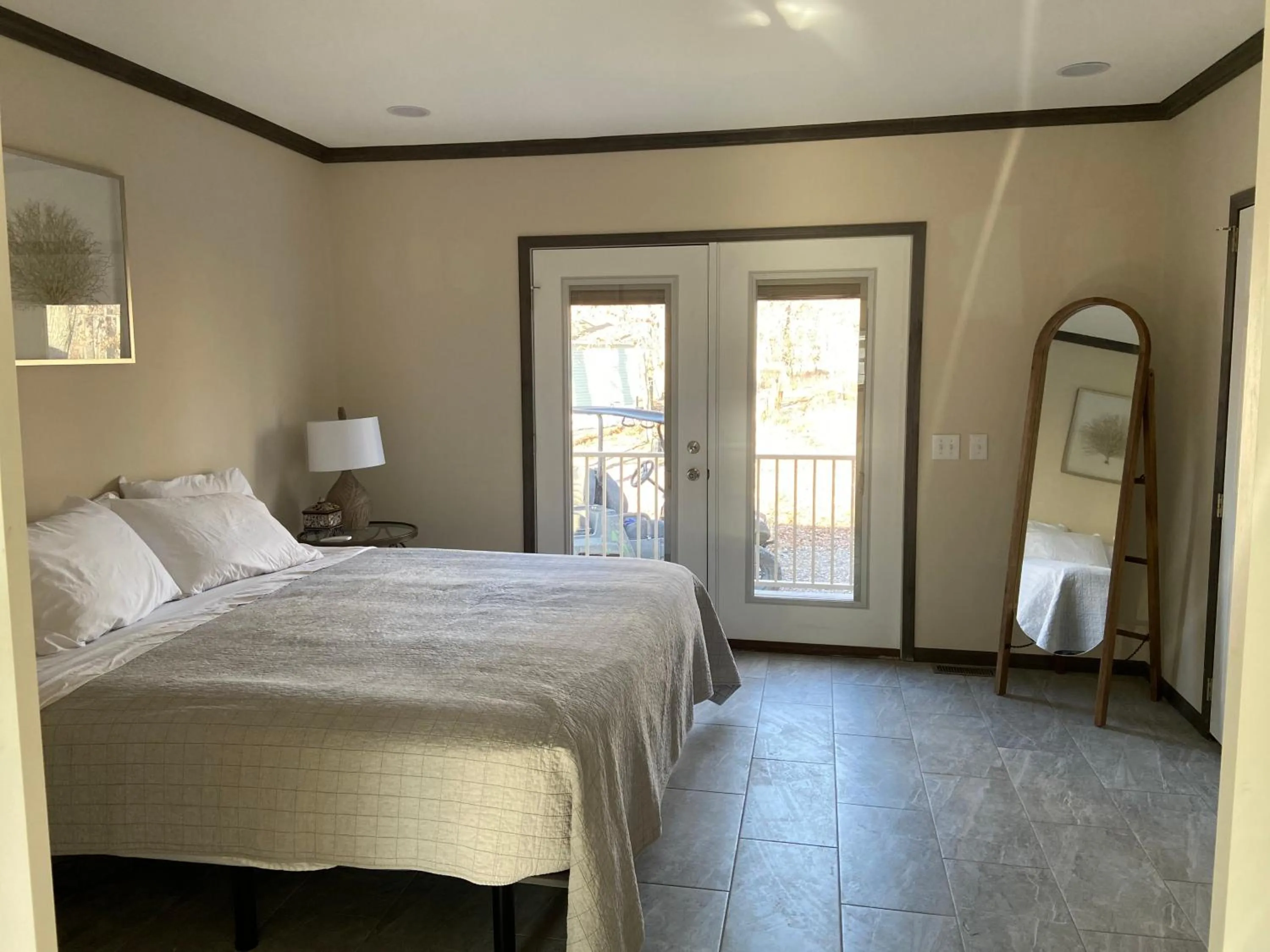 Bedroom, Bed in Swan Lake Resort