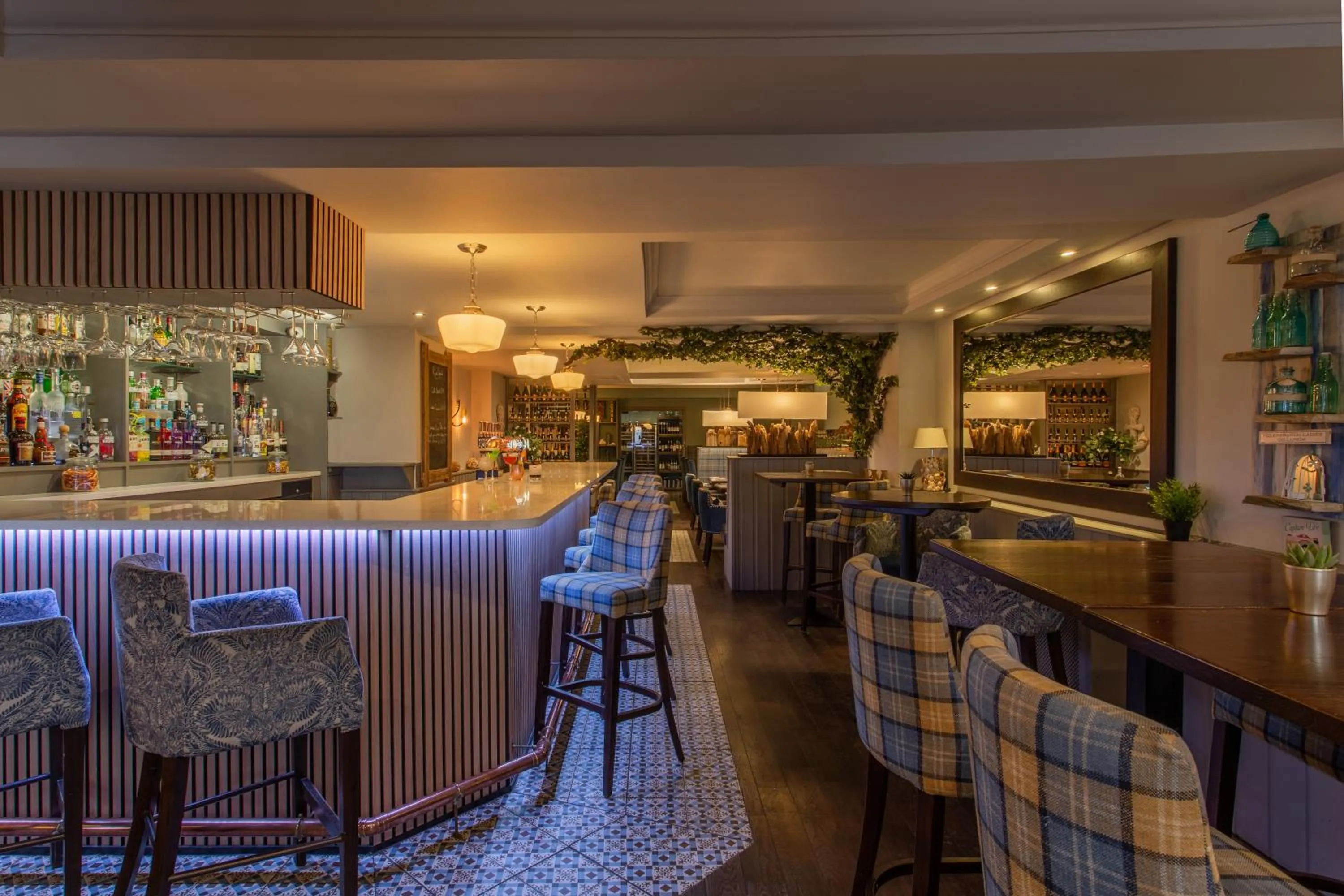 Restaurant/places to eat in Riva Boutique Hotel