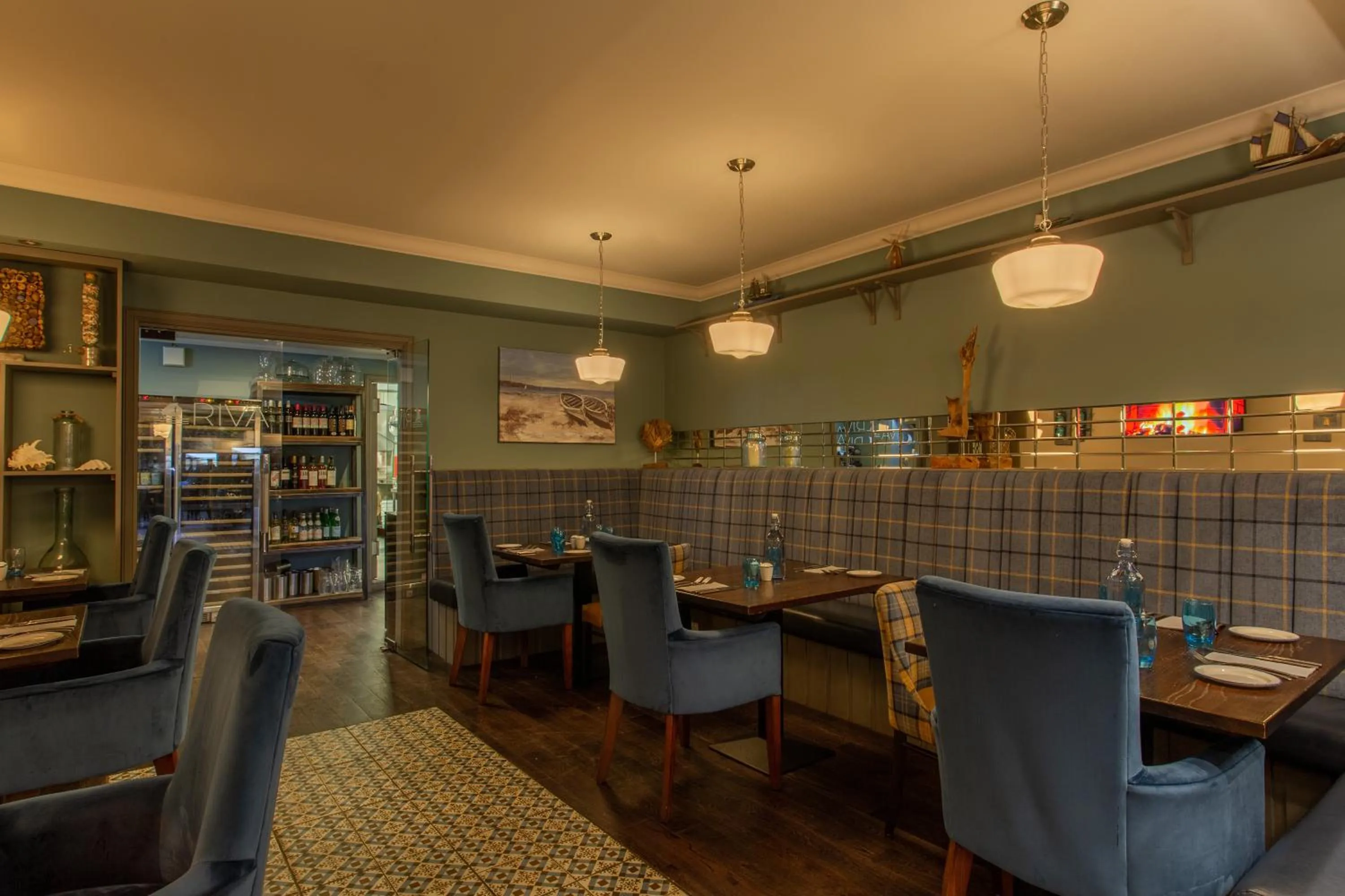 Restaurant/places to eat in Riva Boutique Hotel