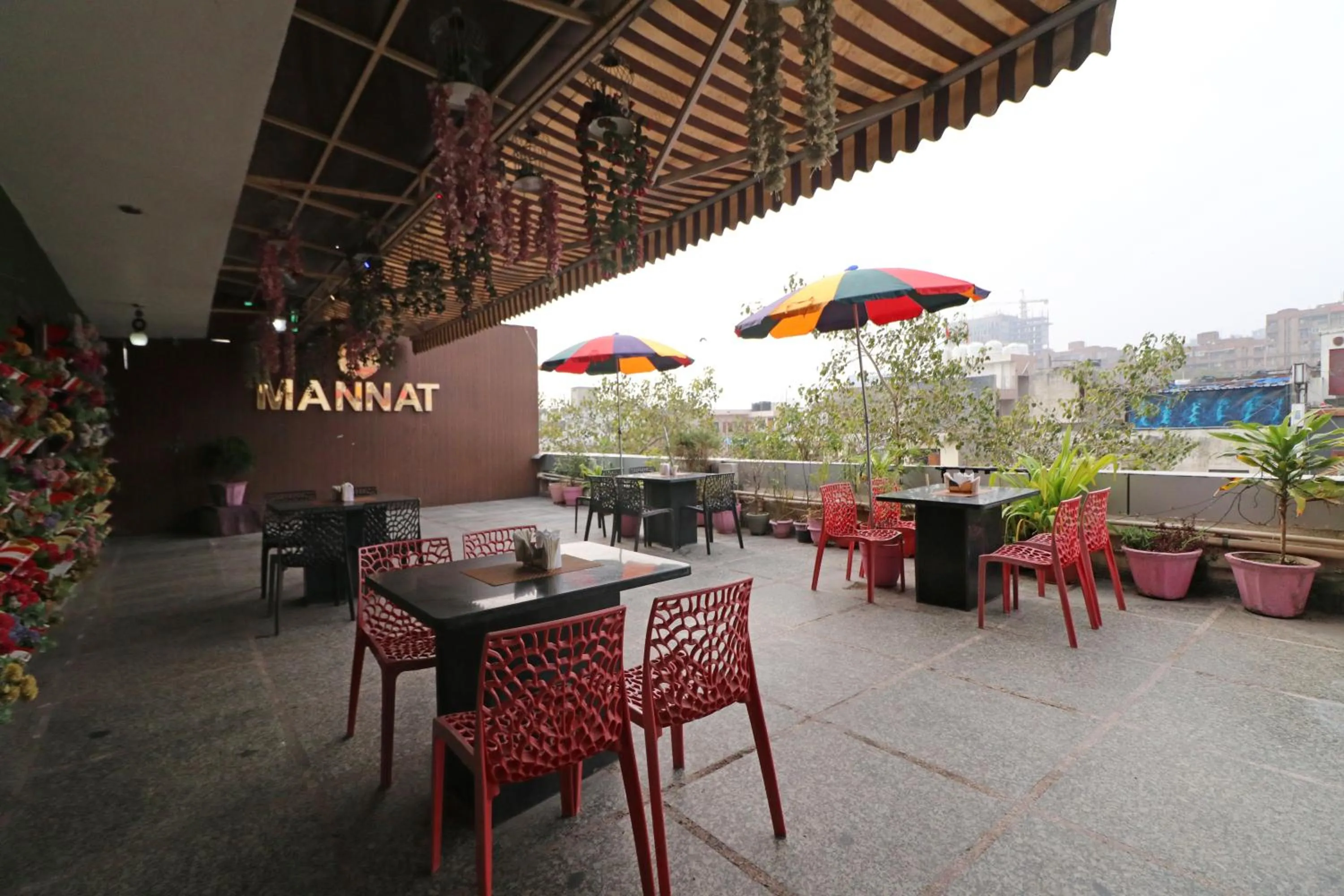 Restaurant/places to eat in Hotel Mannat international by Mannat