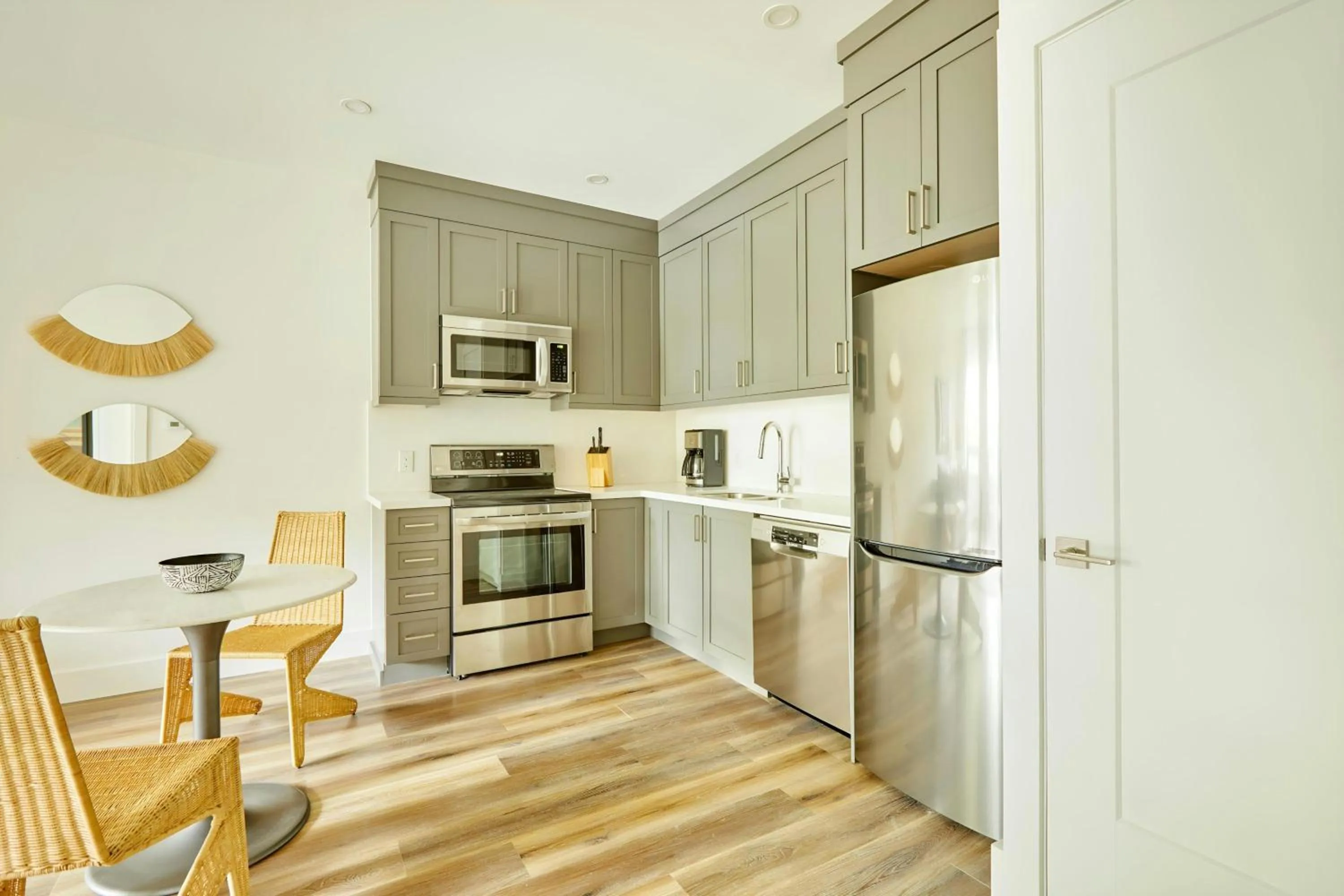 Kitchen or kitchenette in Sonder by Marriott Bonvoy The Elm Apartments Downtown