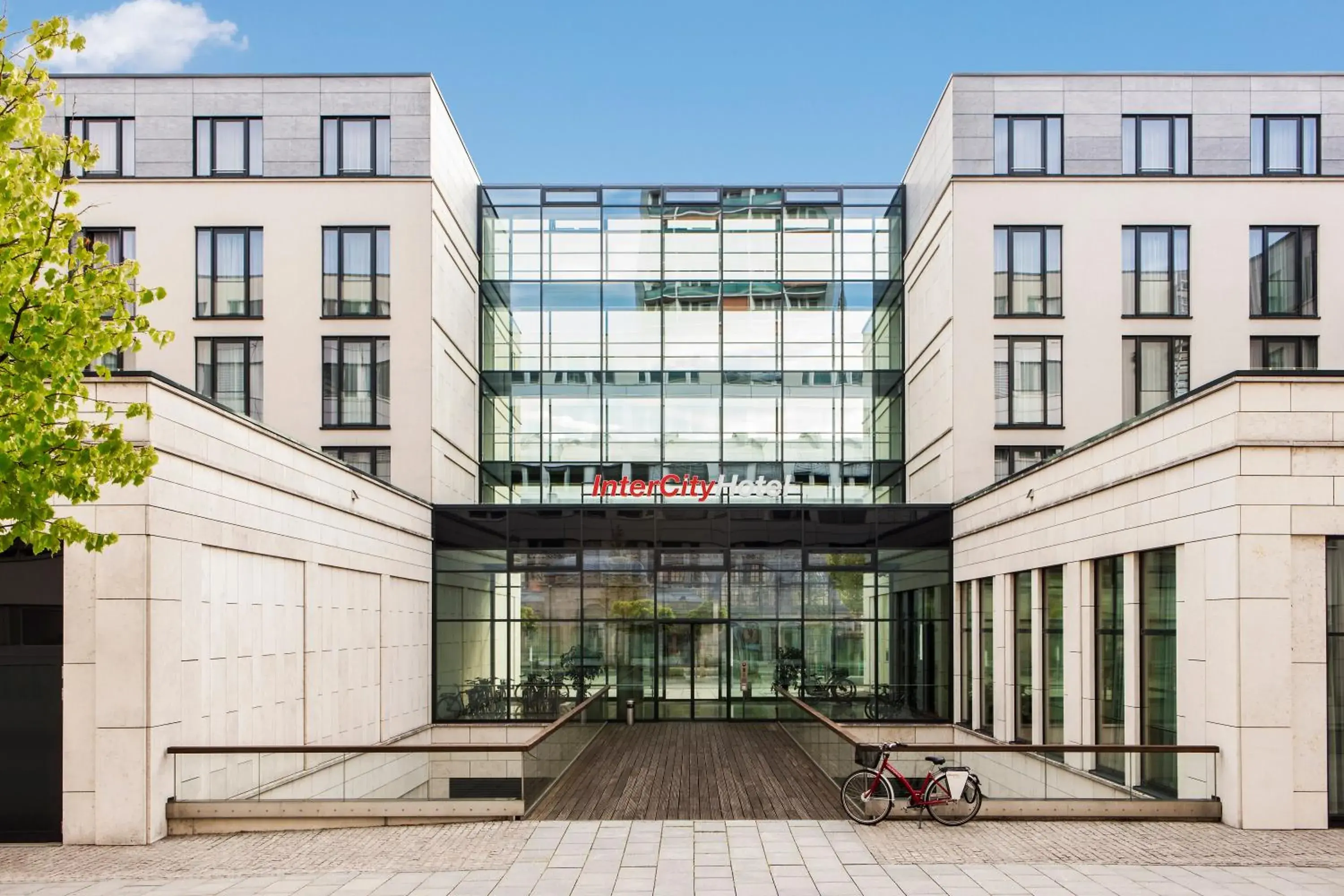 Facade/entrance in IntercityHotel Dresden Facade/entrance in IntercityHotel Dresden