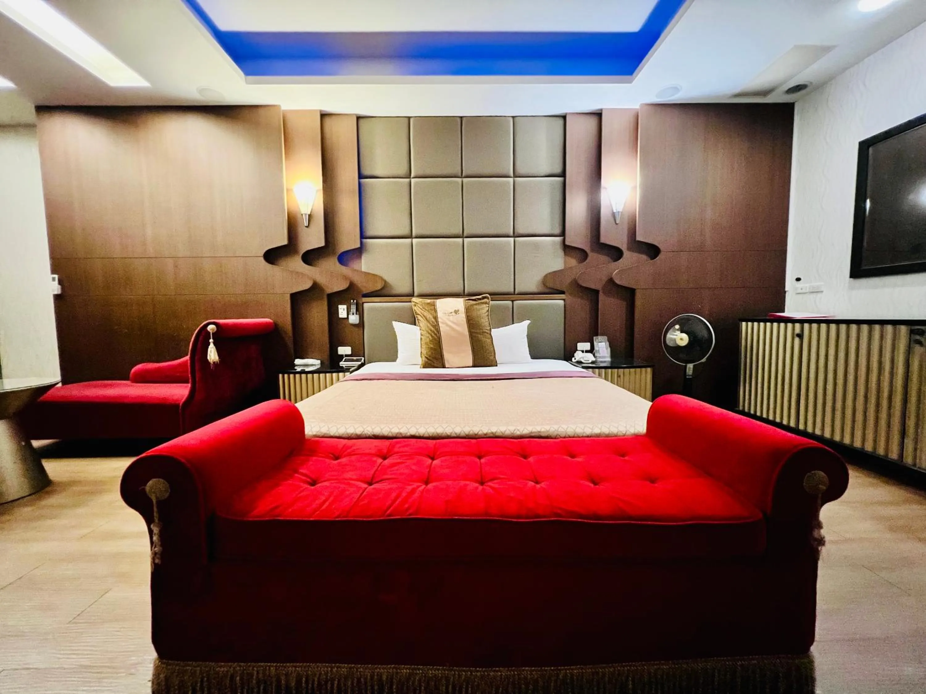 Bedroom, Bed in Motel Fabulous