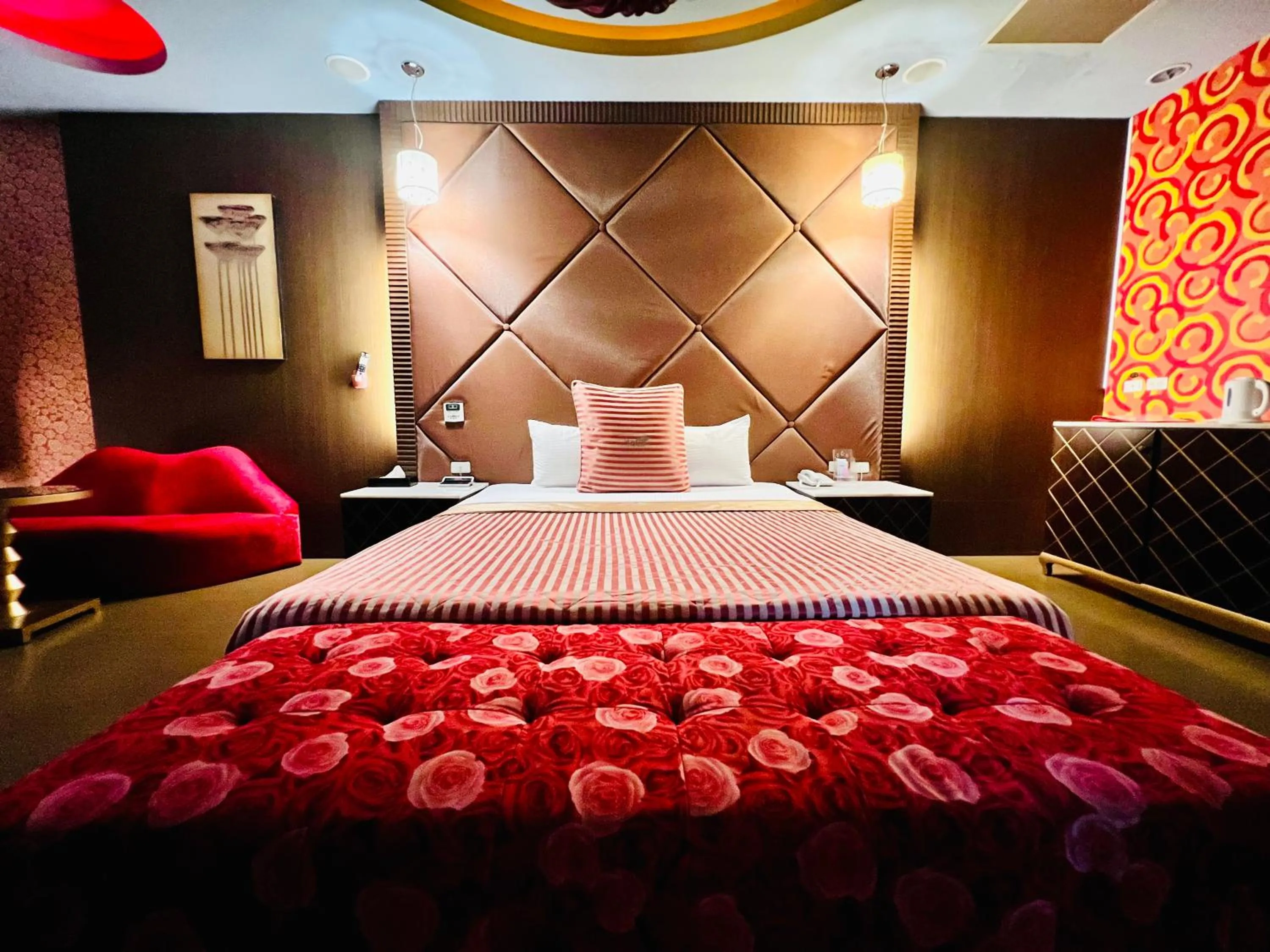 Bedroom, Bed in Motel Fabulous