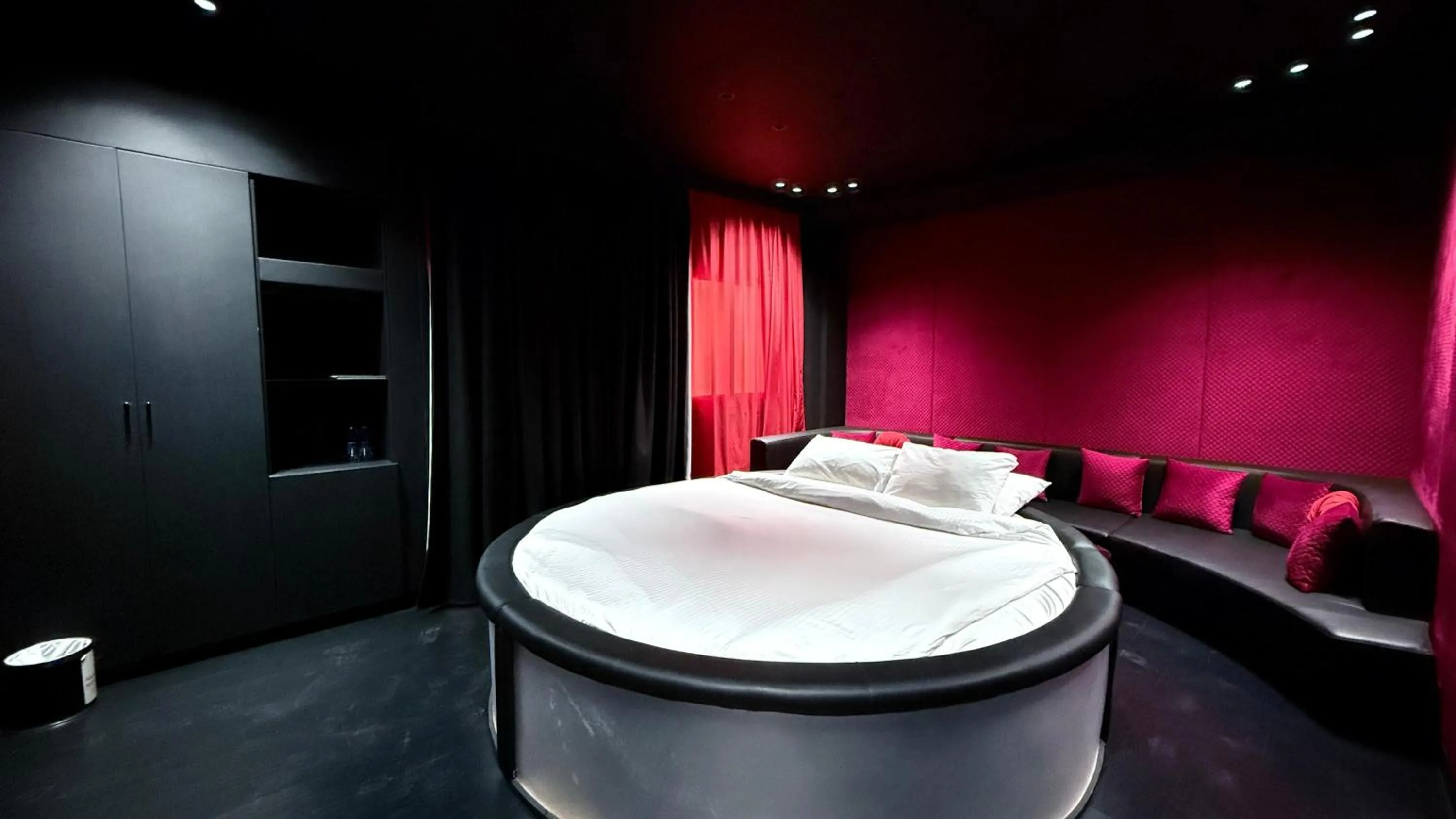 Photo of the whole room, Bed in Palette Sharjah Aparthotel formerly Royal Tulip