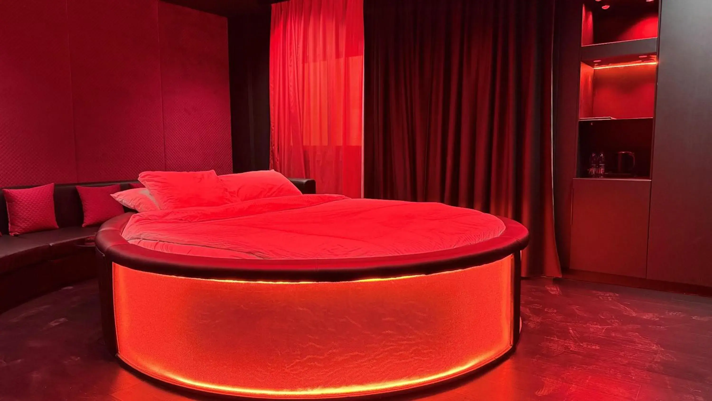 Honeymoon with Jacuzzi in Sunday Sharjah Aparthotel formerly Royal Tulip Honeymoon with Jacuzzi in Sunday Sharjah Aparthotel formerly Royal Tulip