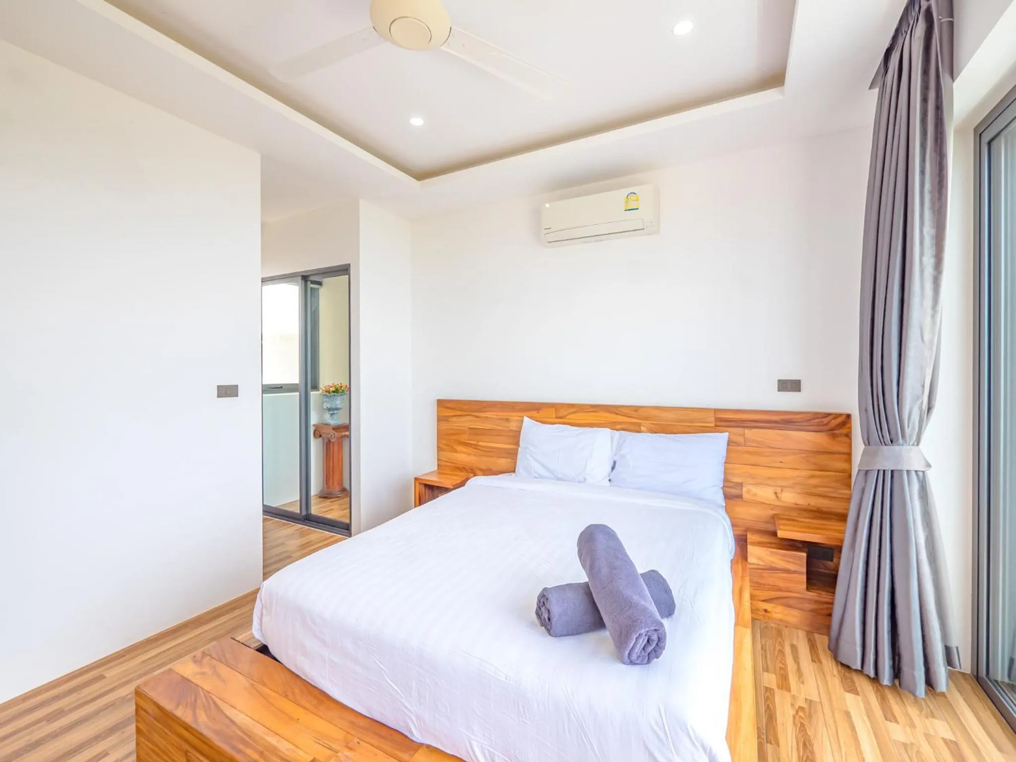 Photo of the whole room, Bed in Villas Reef View Garden