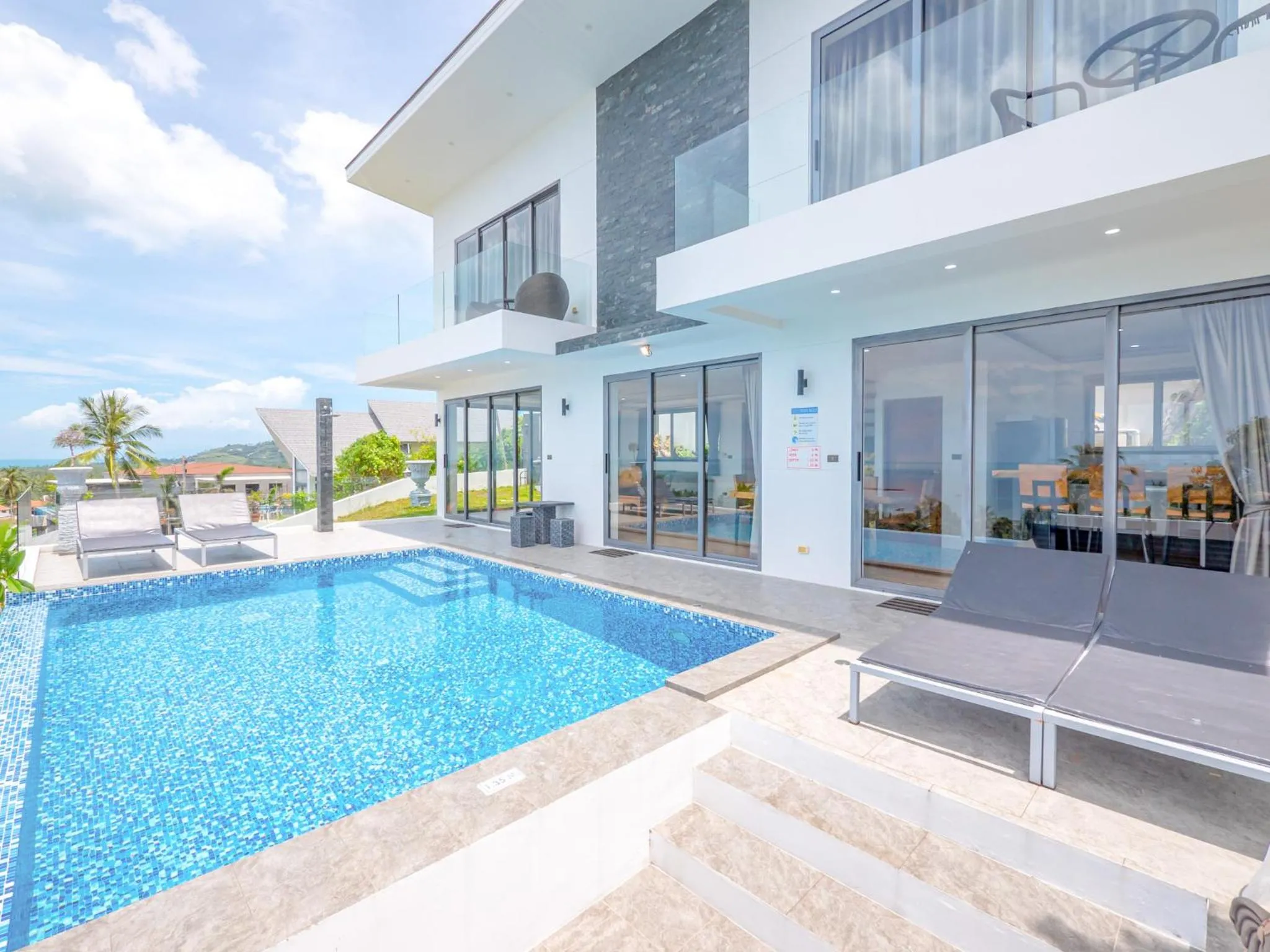 Swimming pool in Villas Reef View Garden