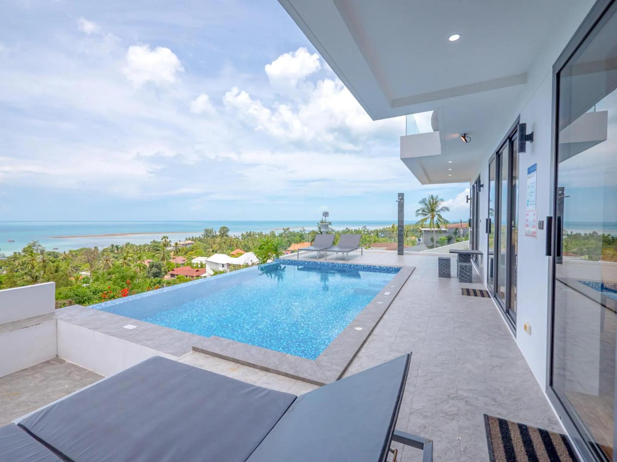 Balcony/Terrace in Villas Reef View Garden