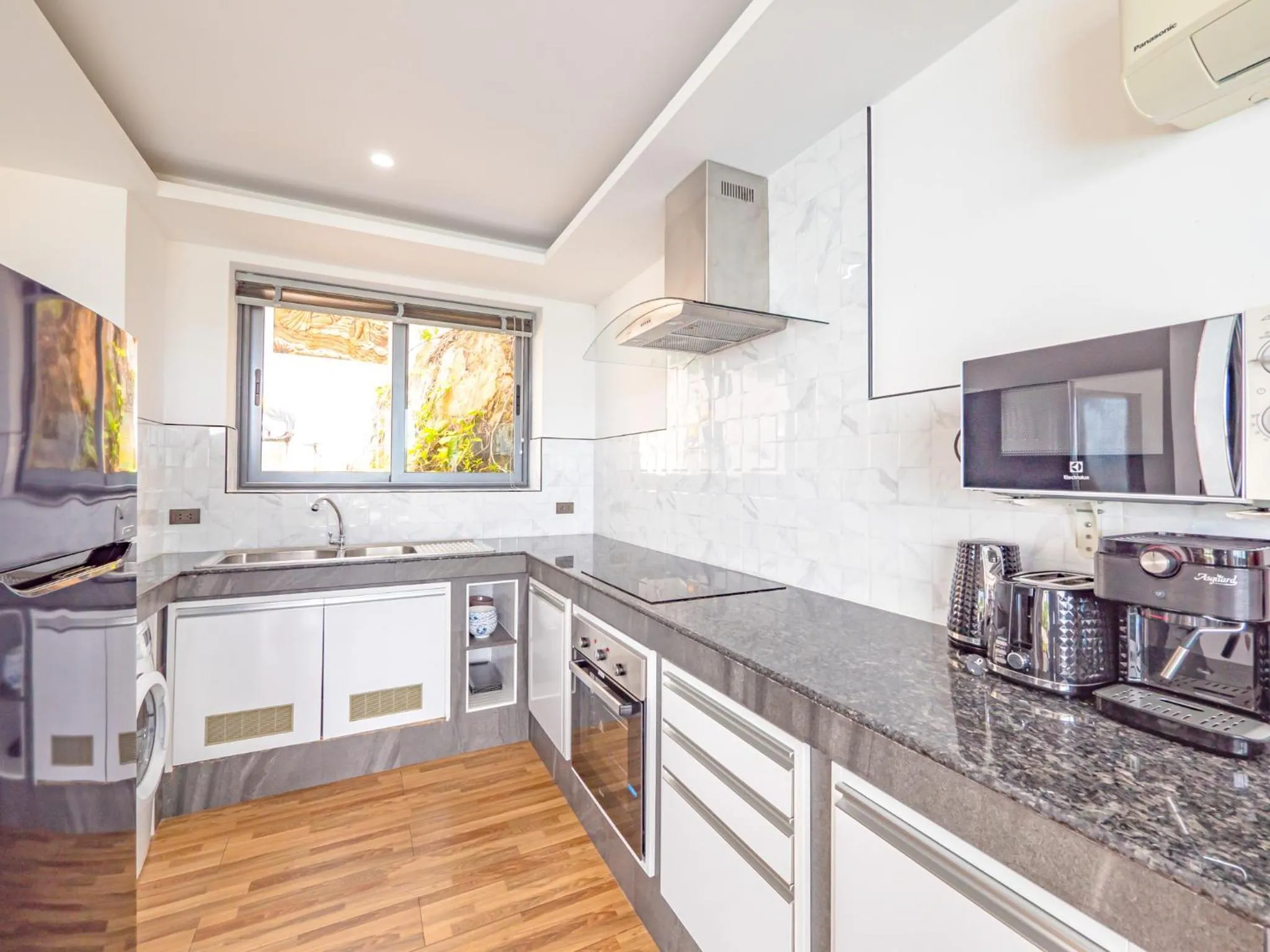 Communal kitchen in Villas Reef View Garden