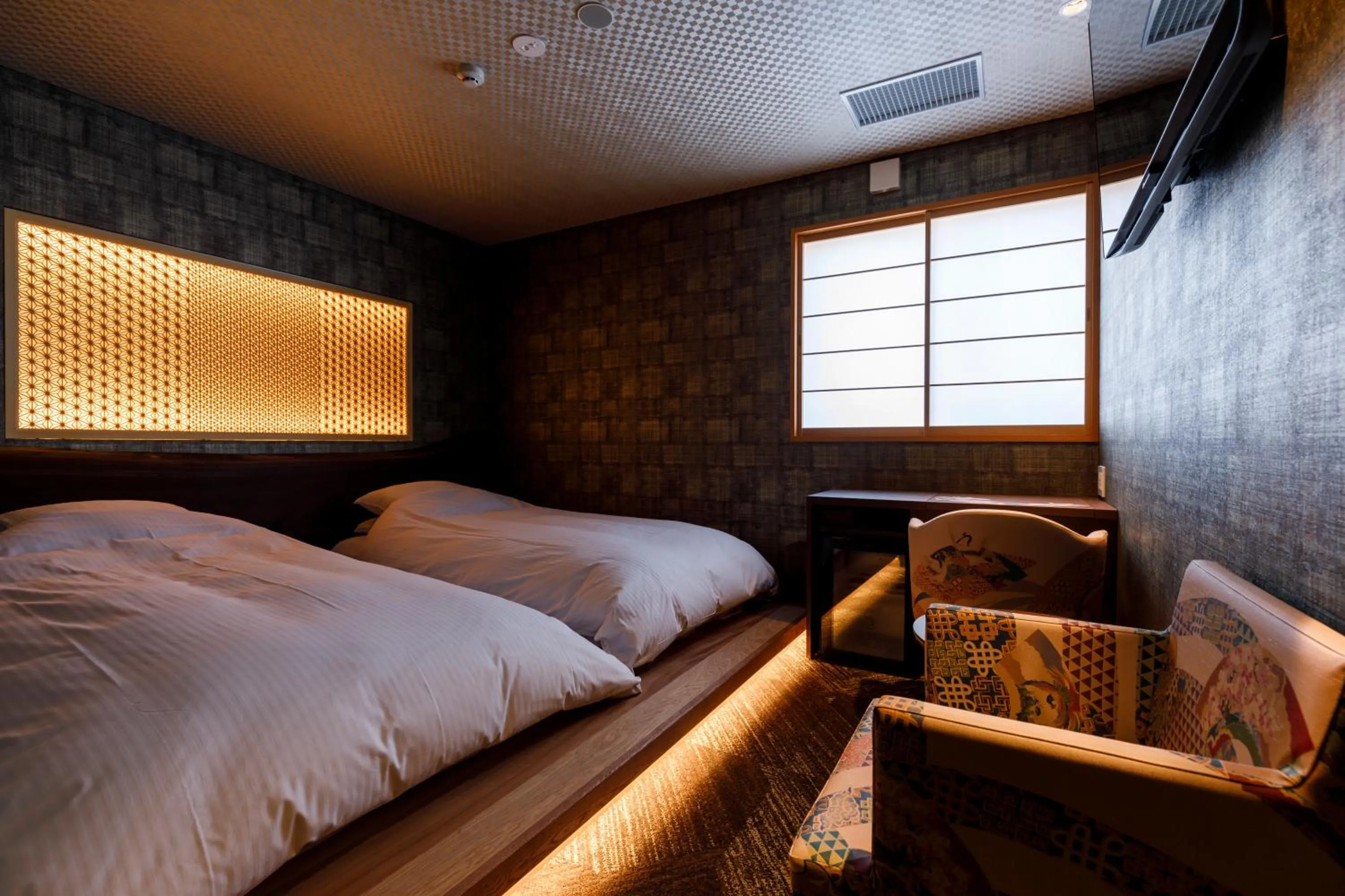 Photo of the whole room, Bed in ひがし茶屋街らしく金沢 Hotel Rashiku kanazawa