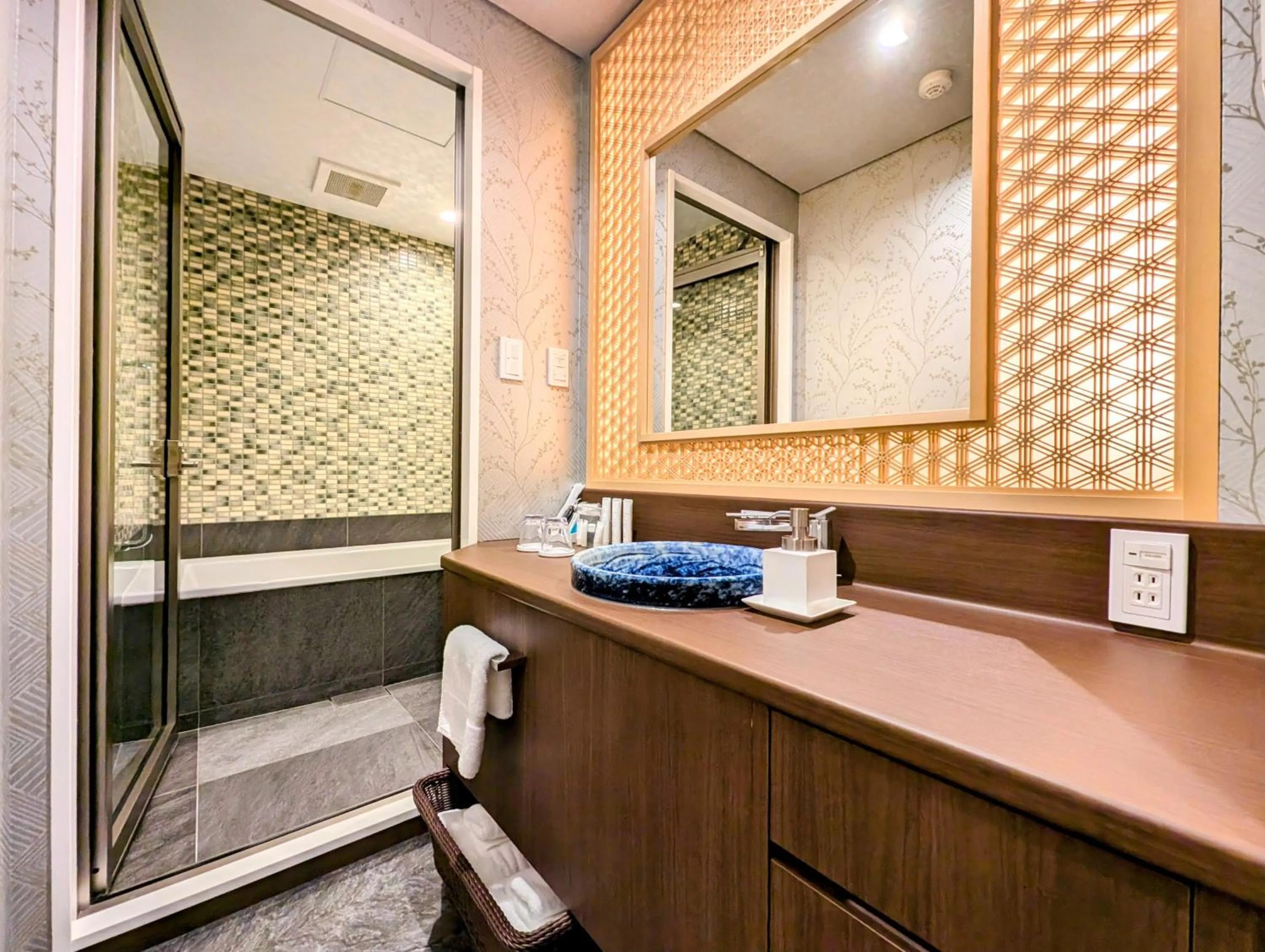 Bathroom in ひがし茶屋街らしく金沢 Hotel Rashiku kanazawa