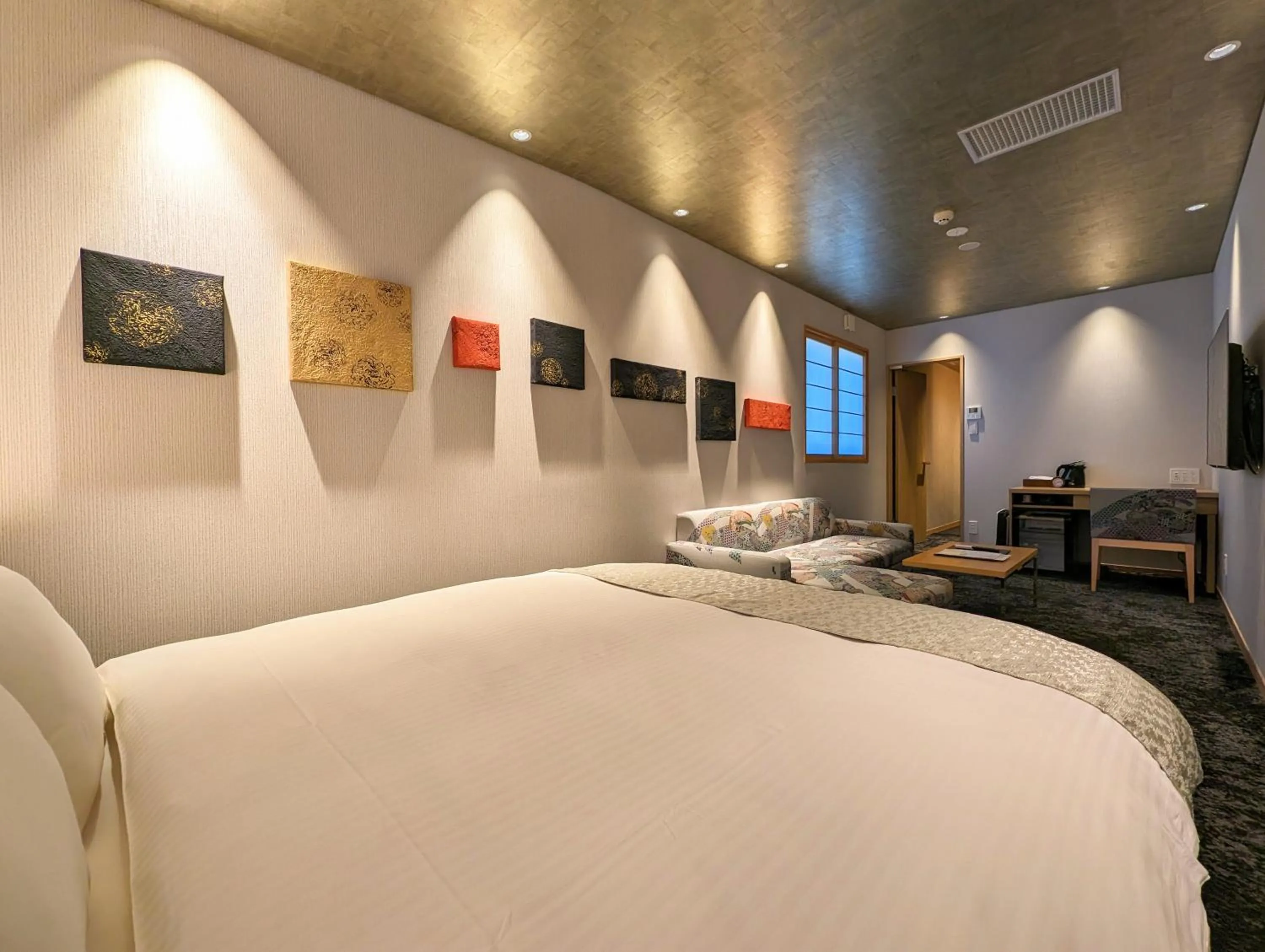 Photo of the whole room, Bed in ひがし茶屋街らしく金沢 Hotel Rashiku kanazawa