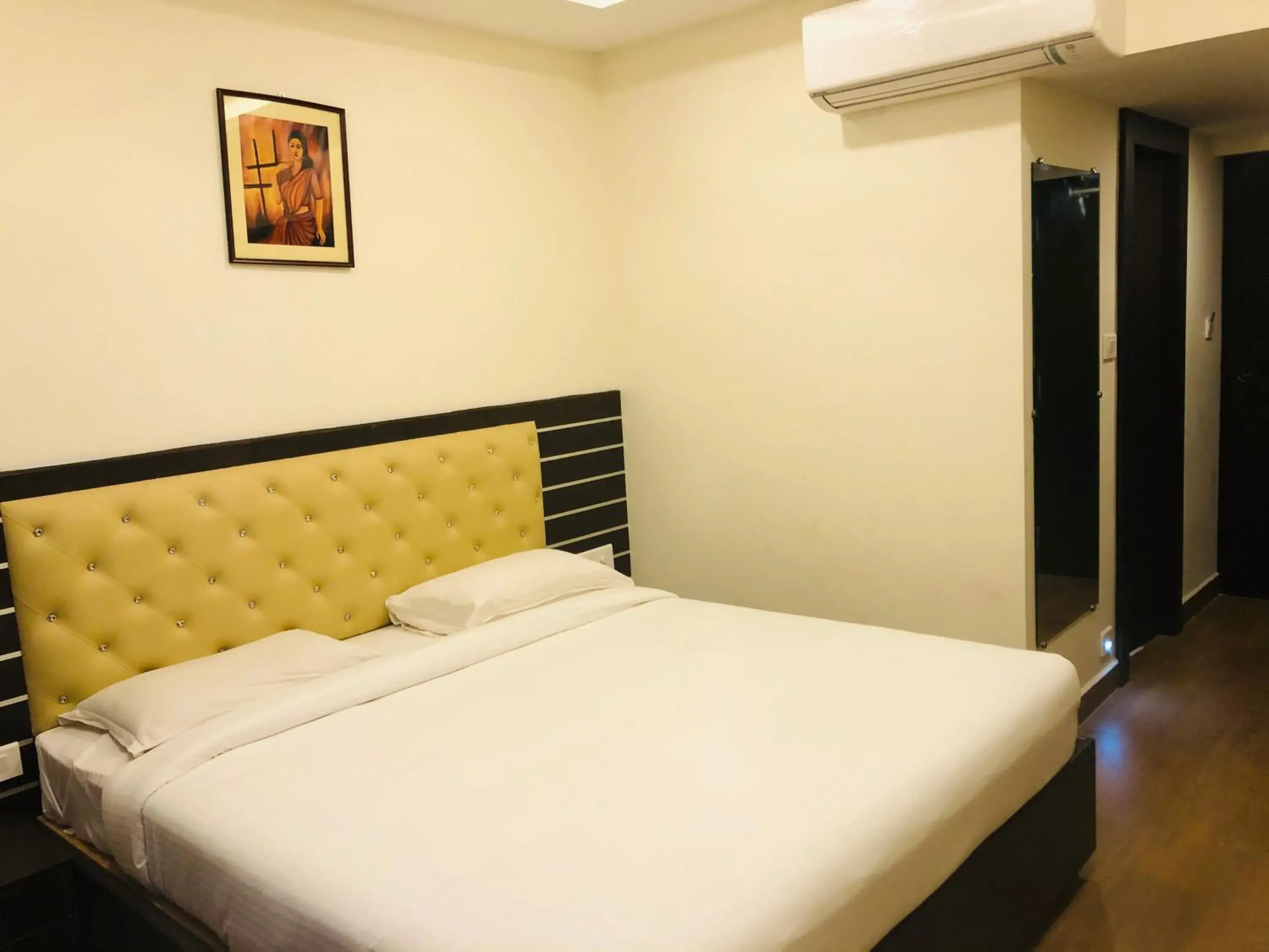 Bedroom in Golden Parrk Bedroom in Golden Parrk