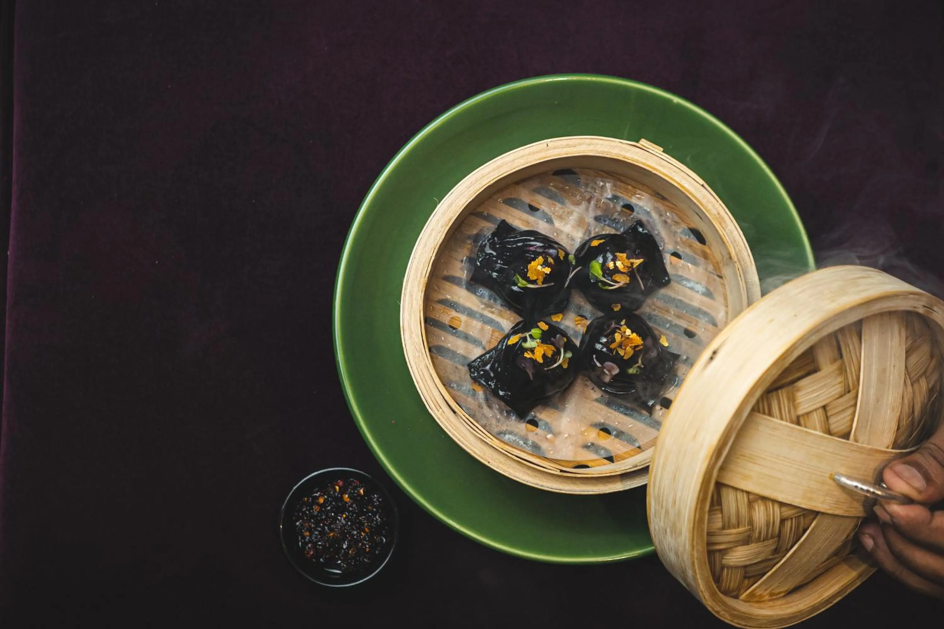 Restaurant/places to eat in Golden Parkk Hotel