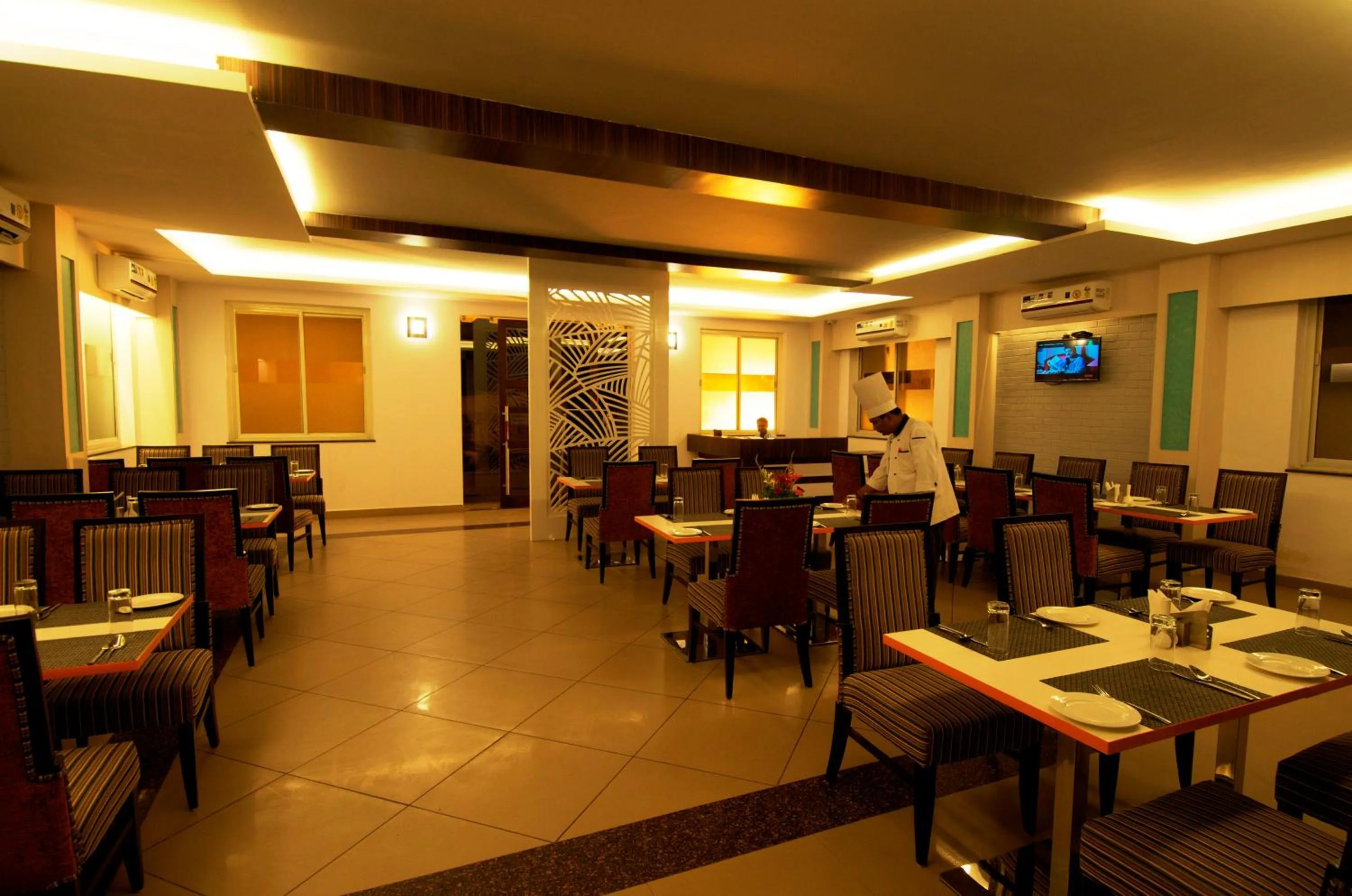 Restaurant/places to eat in Hotel Premiere Villa