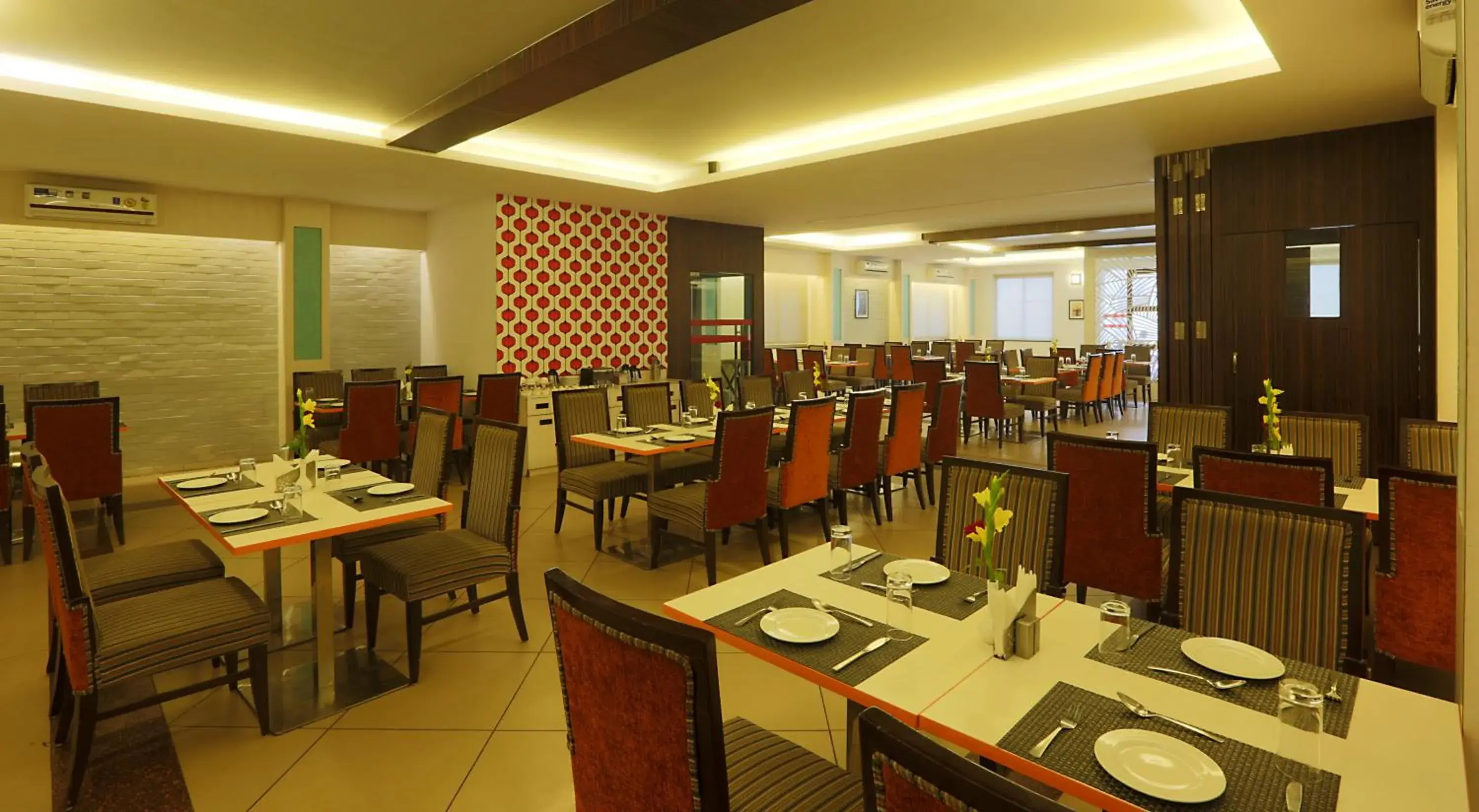 Restaurant/places to eat in Hotel Premiere Villa Restaurant/places to eat in Hotel Premiere Villa
