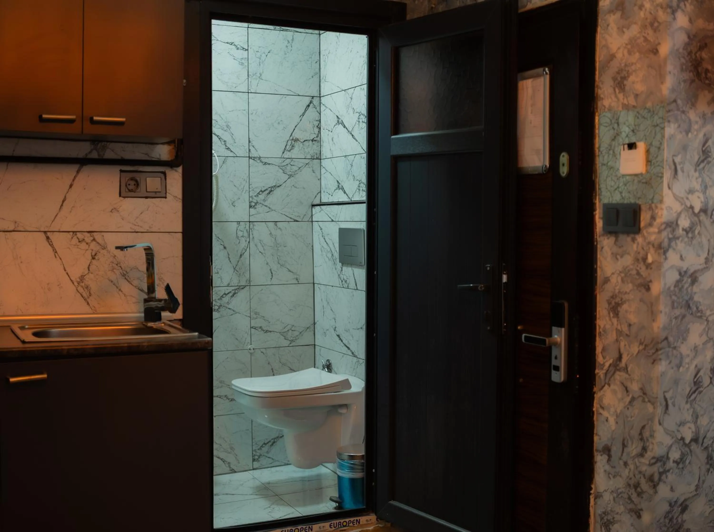 Shower in Golden Horn Park Hotel