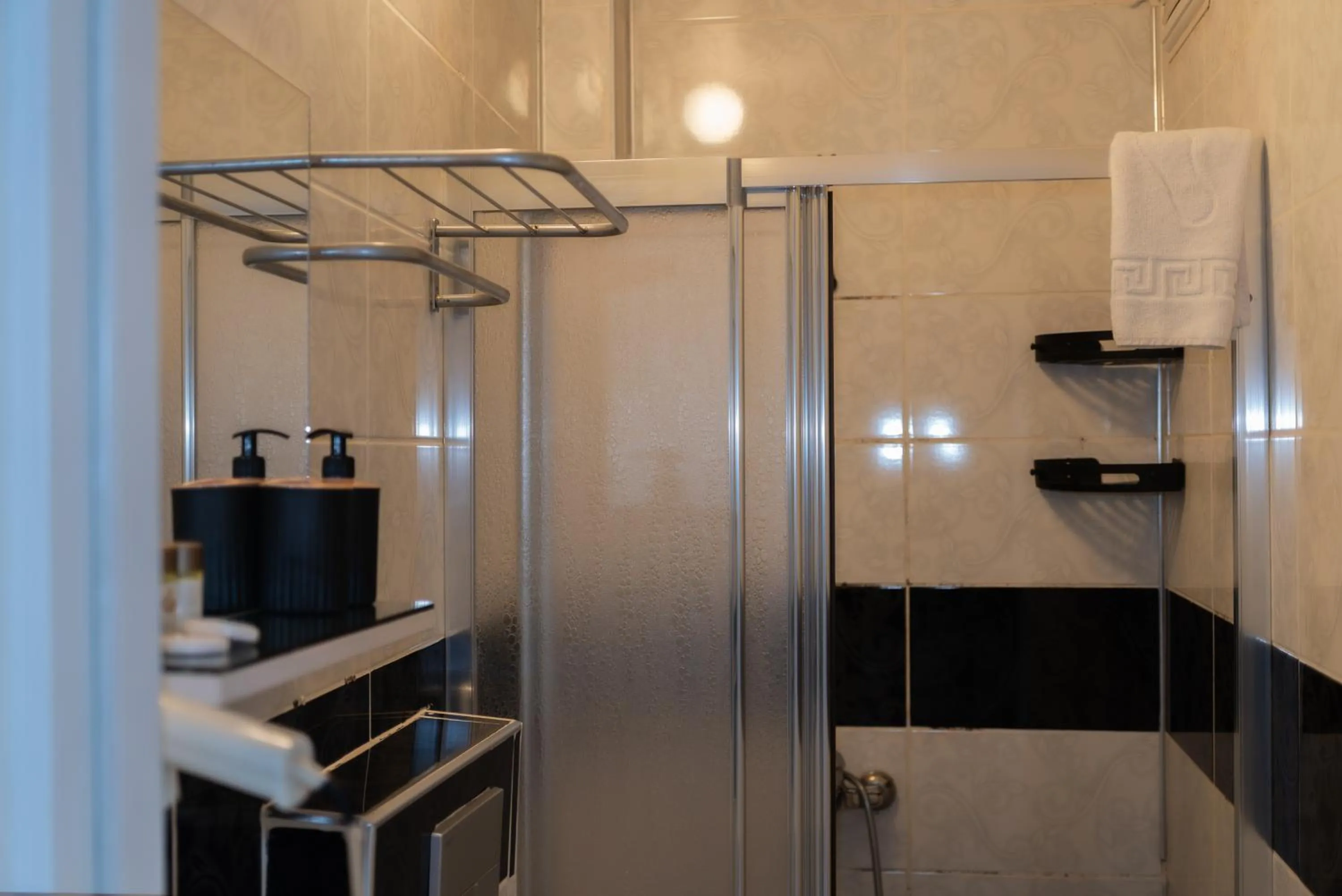 Shower in Golden Horn Park Hotel