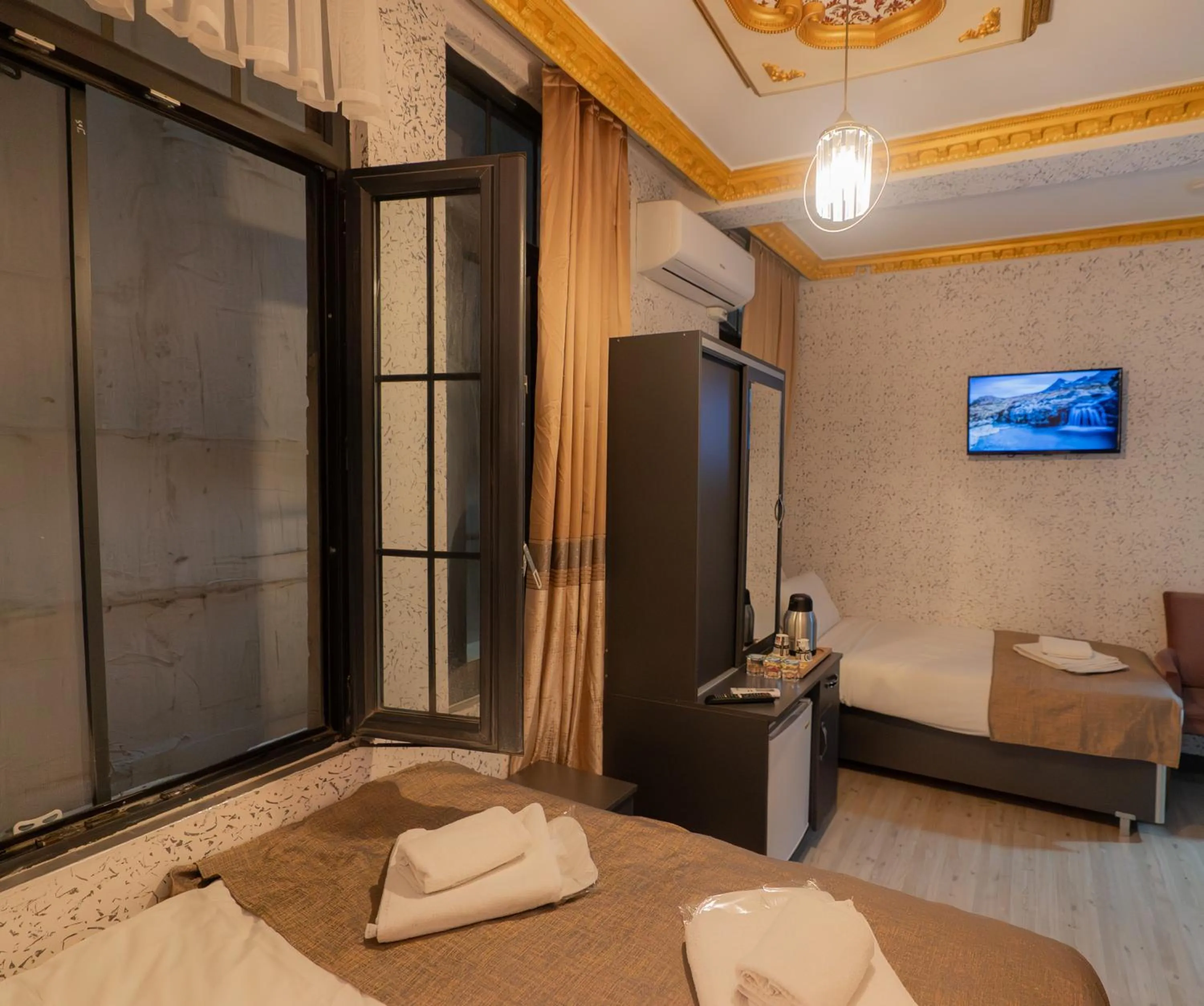 Bed in Golden Horn Park Hotel